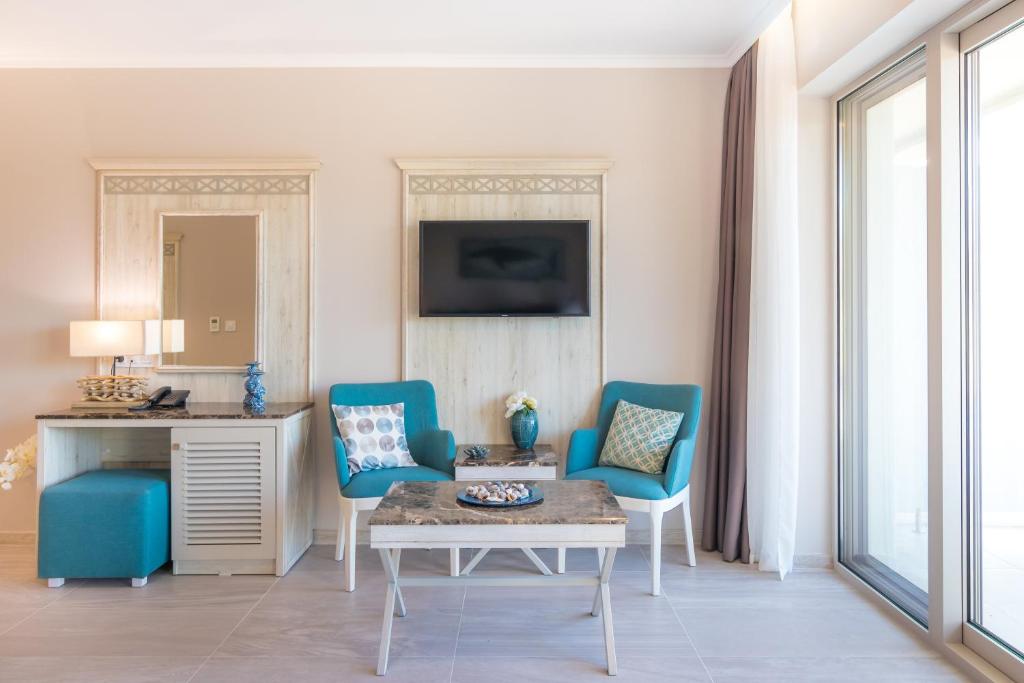 Junior Suite Land View