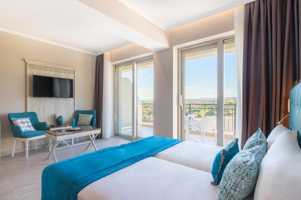 Junior Suite Land View