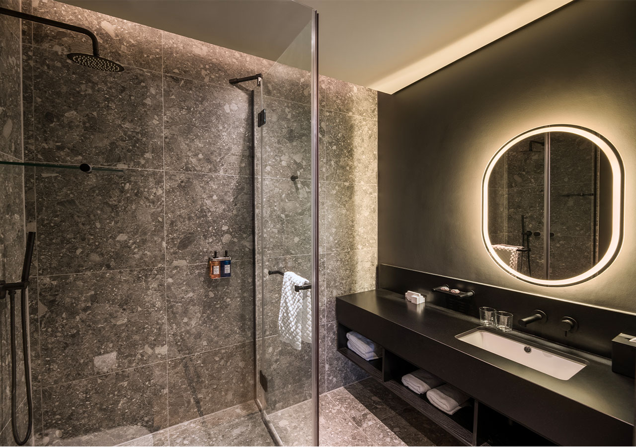 Apartment Three Bedrooms Two Bathrooms