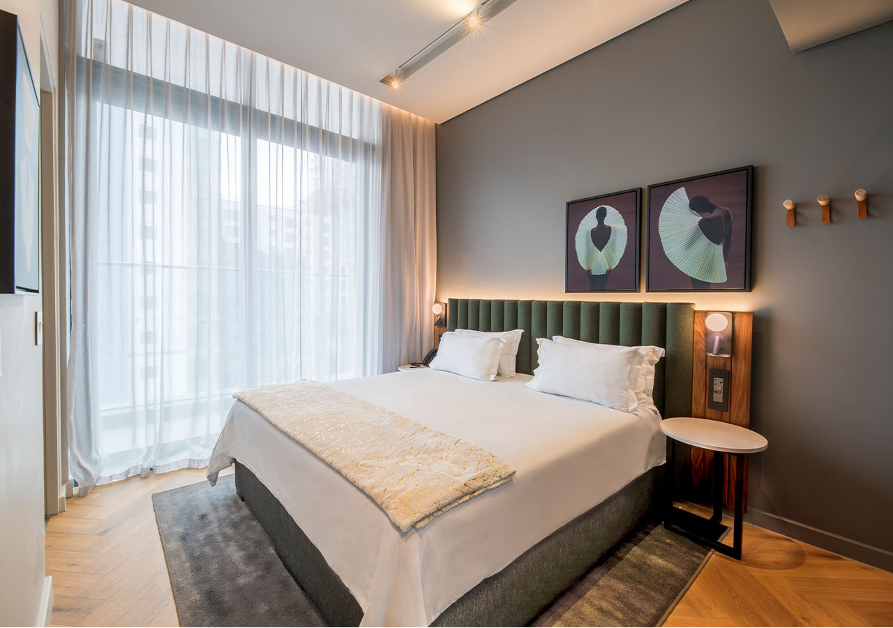 Suite Three Bedrooms Two Bathrooms