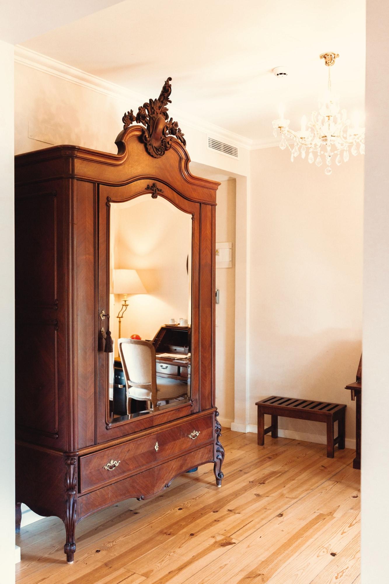 Junior Suite King Size Bed