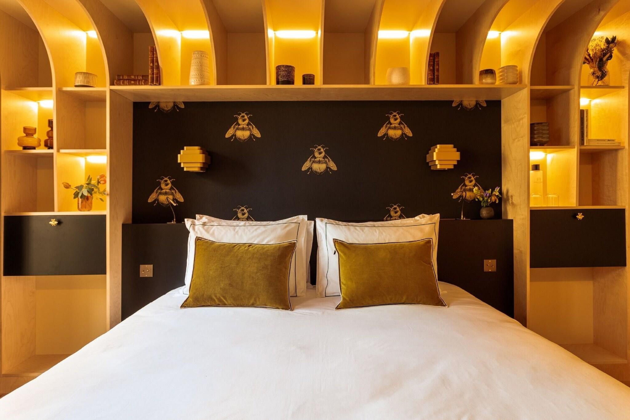 Double Club King Bed