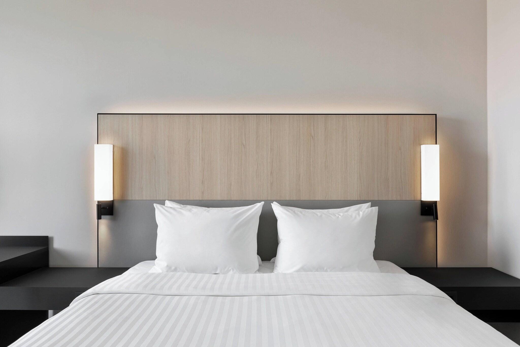 Double Queen Size Bed