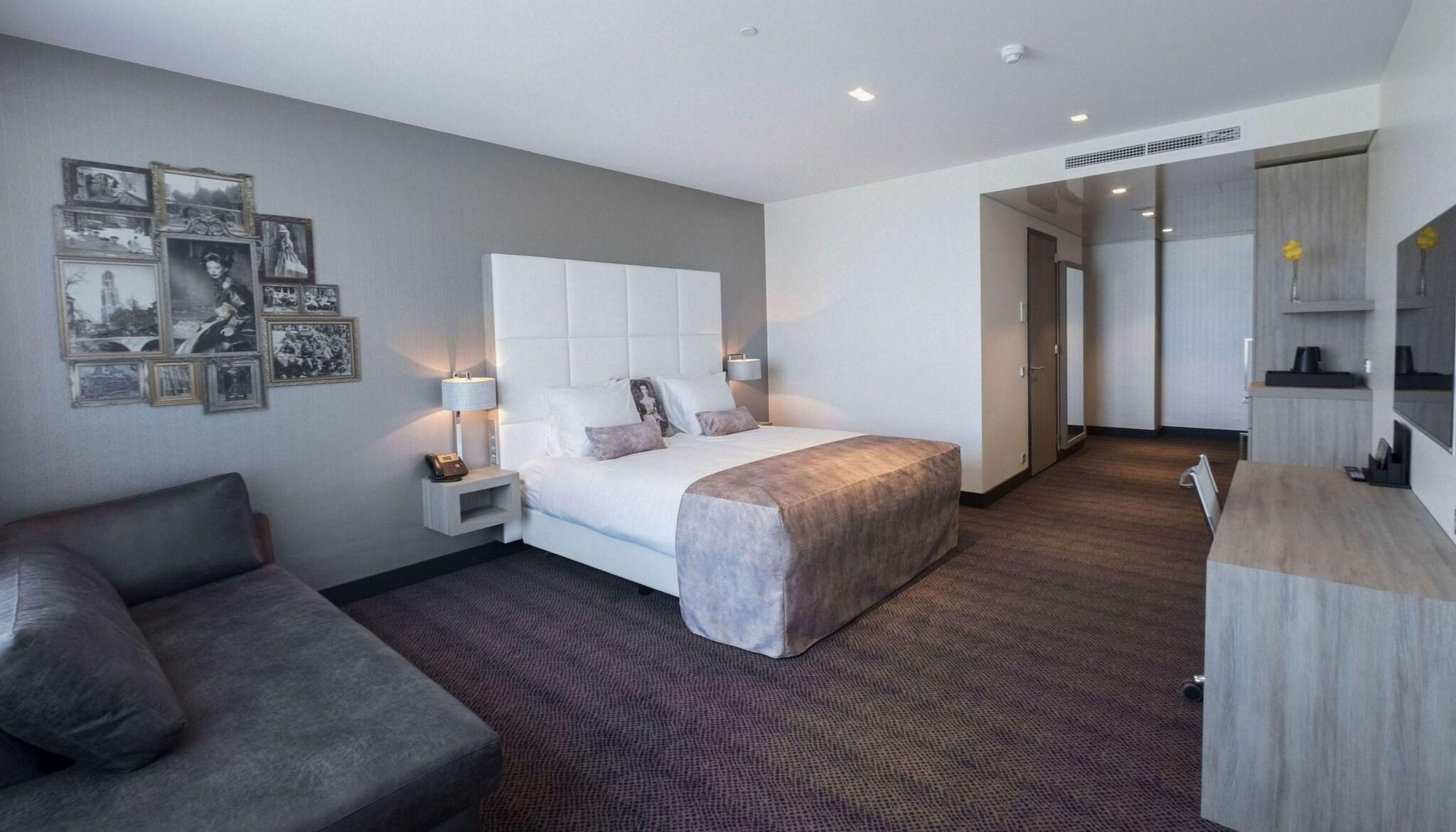 Double Deluxe King Bed