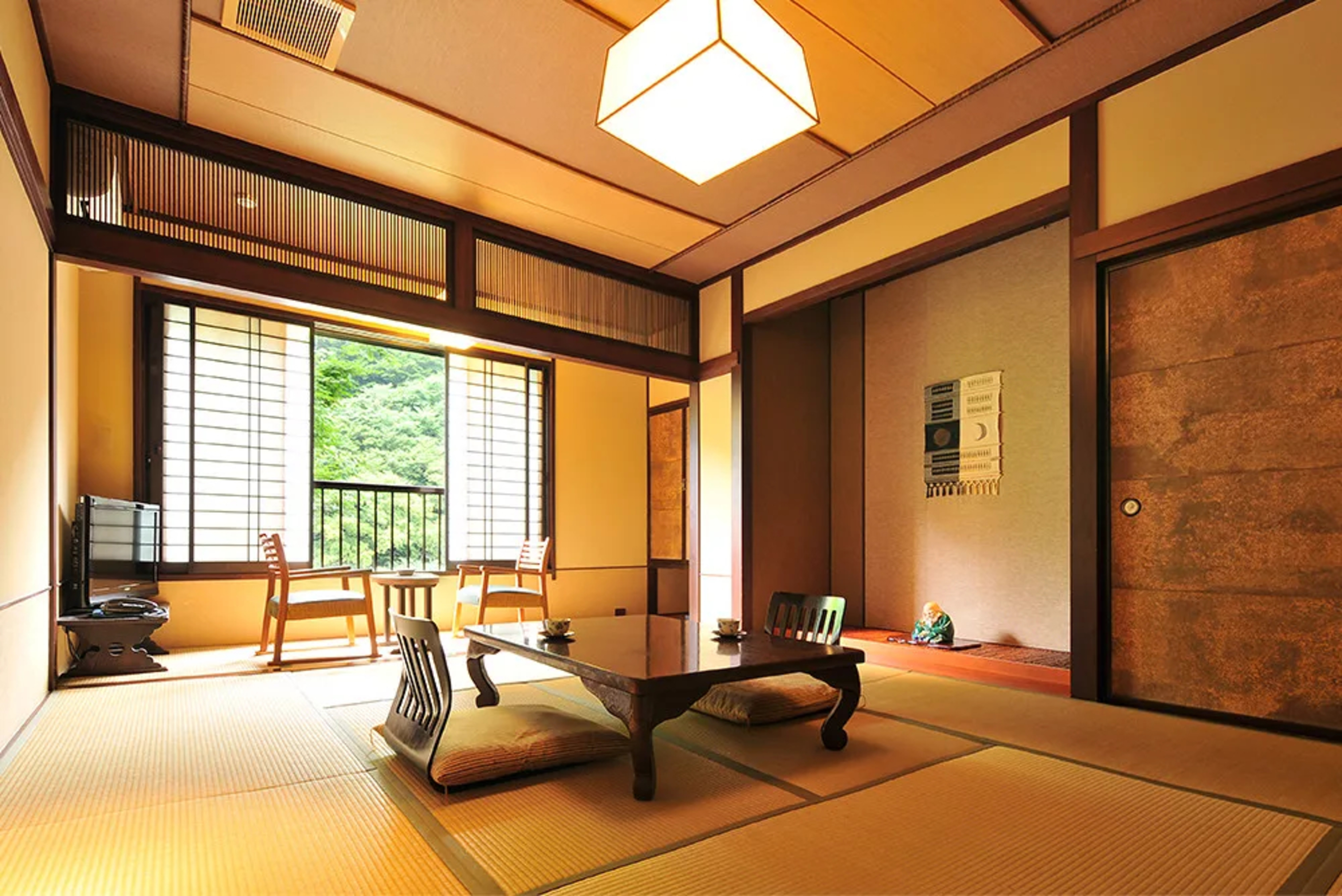 Single Japanese Room with Shared Bathroom