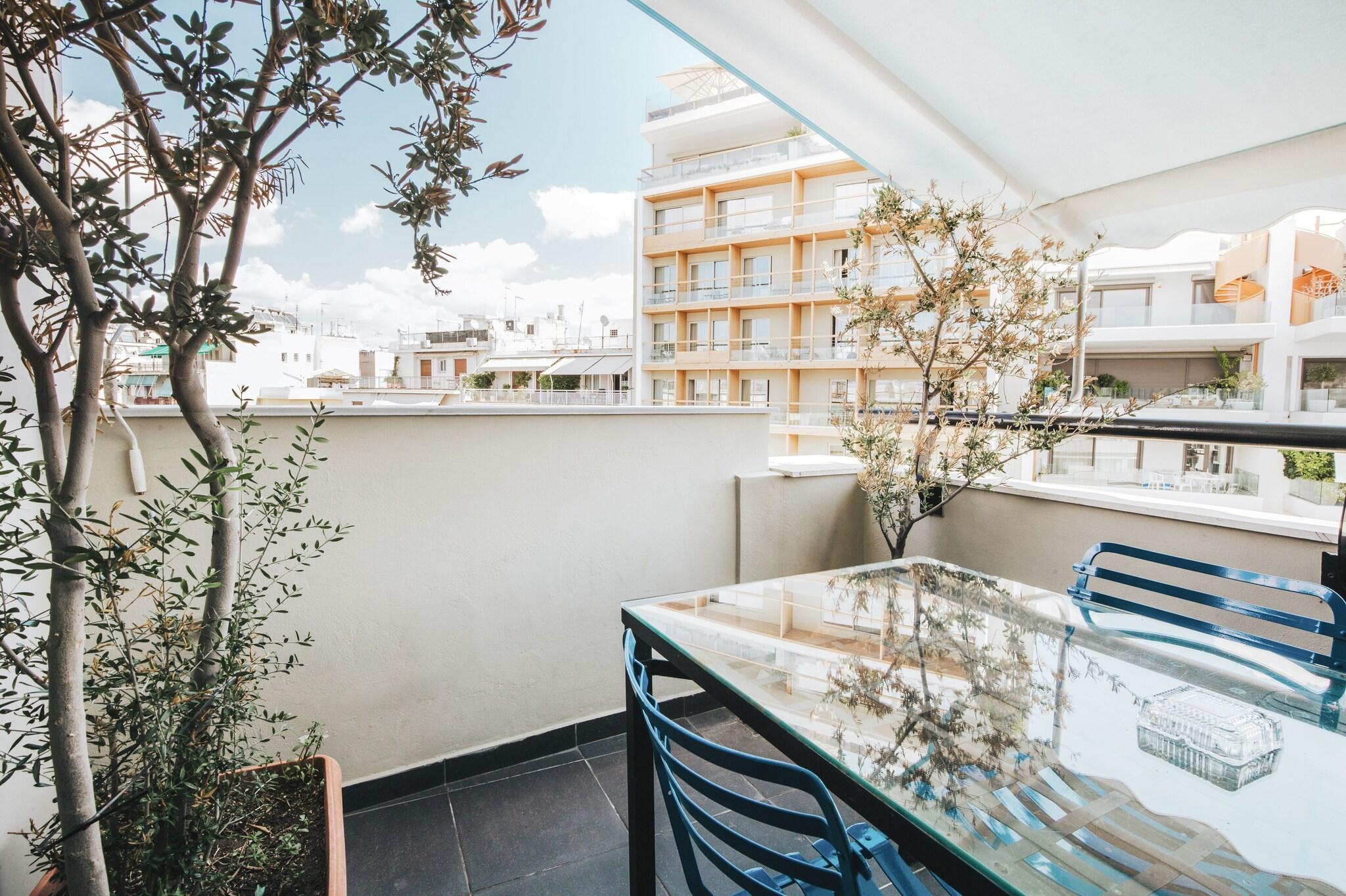 Family Room with Terrace with Views