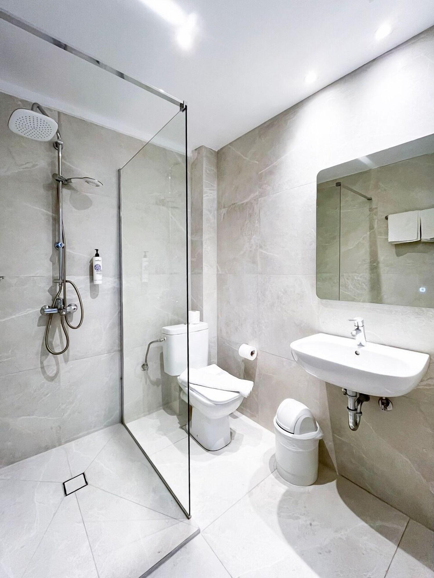 Family Room Queen Size Bed