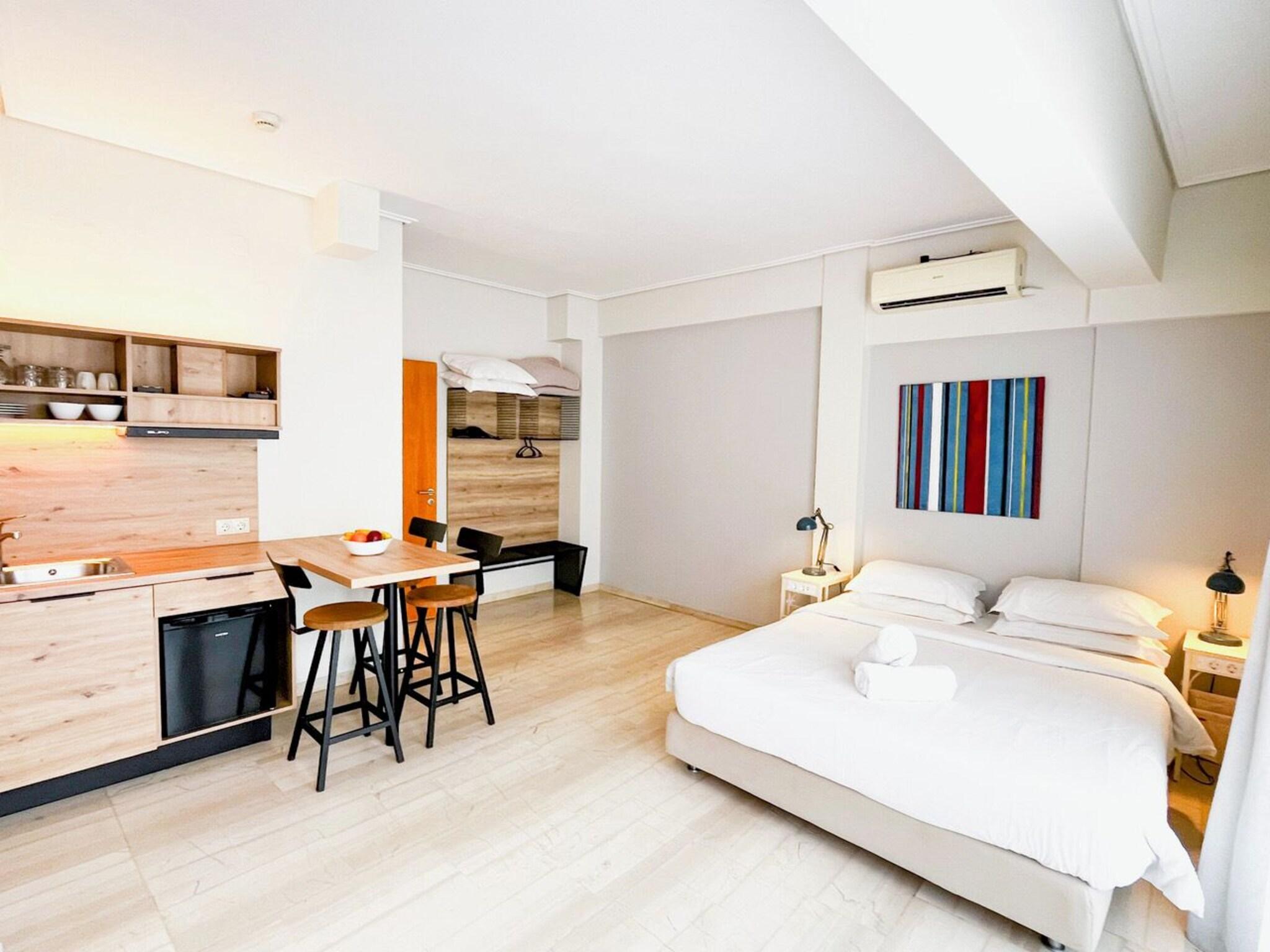 Family Room Queen Size Bed