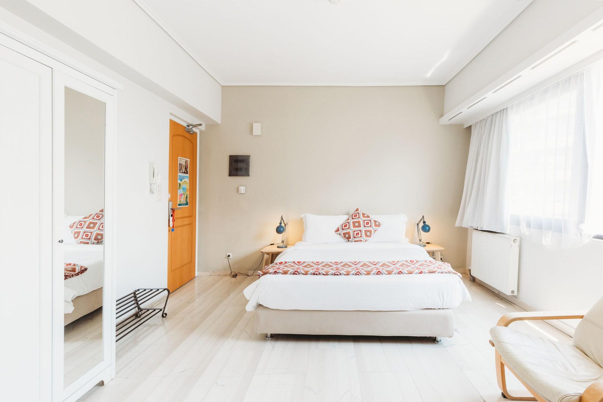 Family Room Queen Size Bed