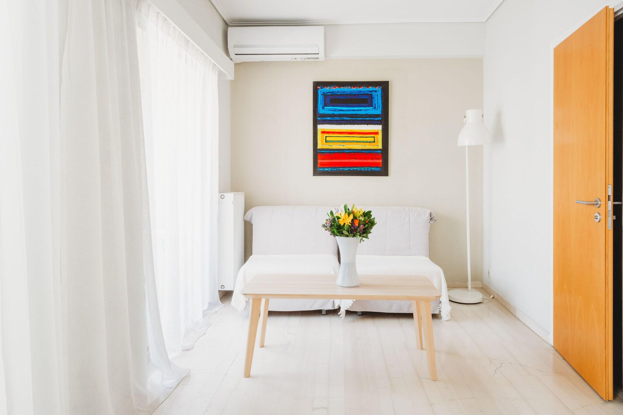 Family Room Queen Size Bed