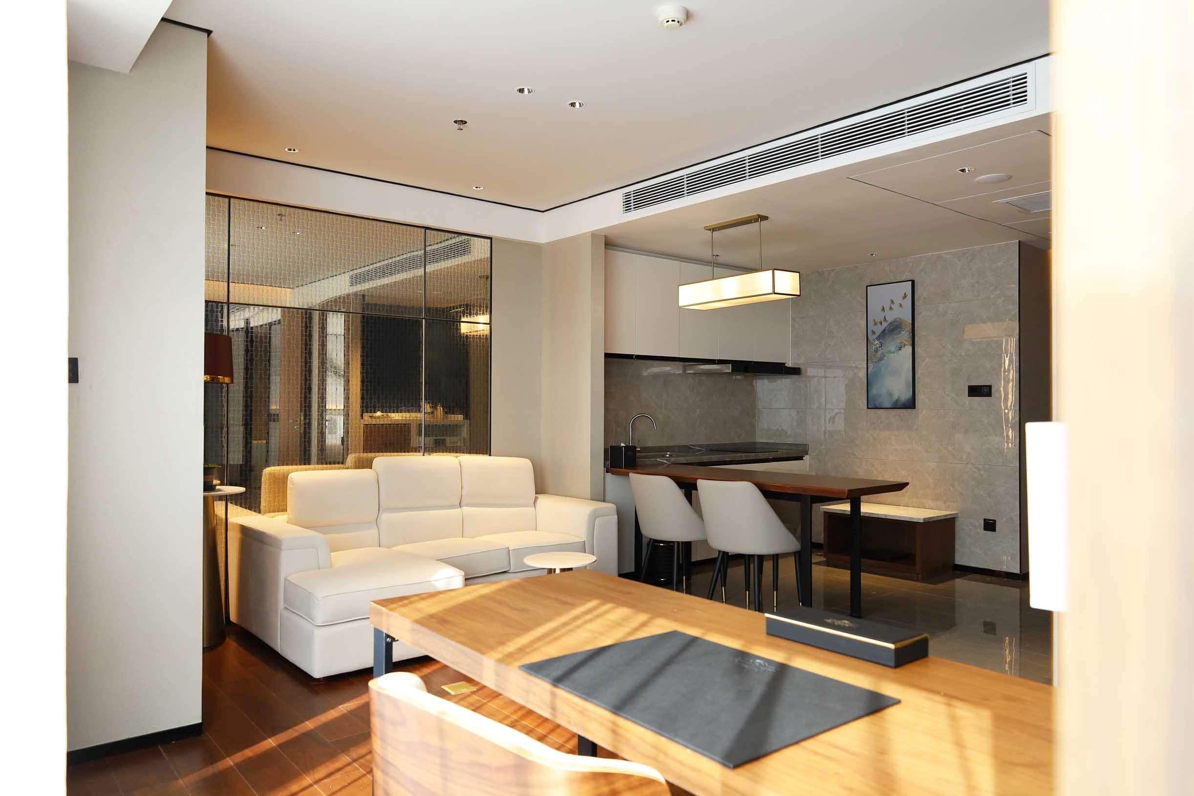 Suite Deluxe King Bed