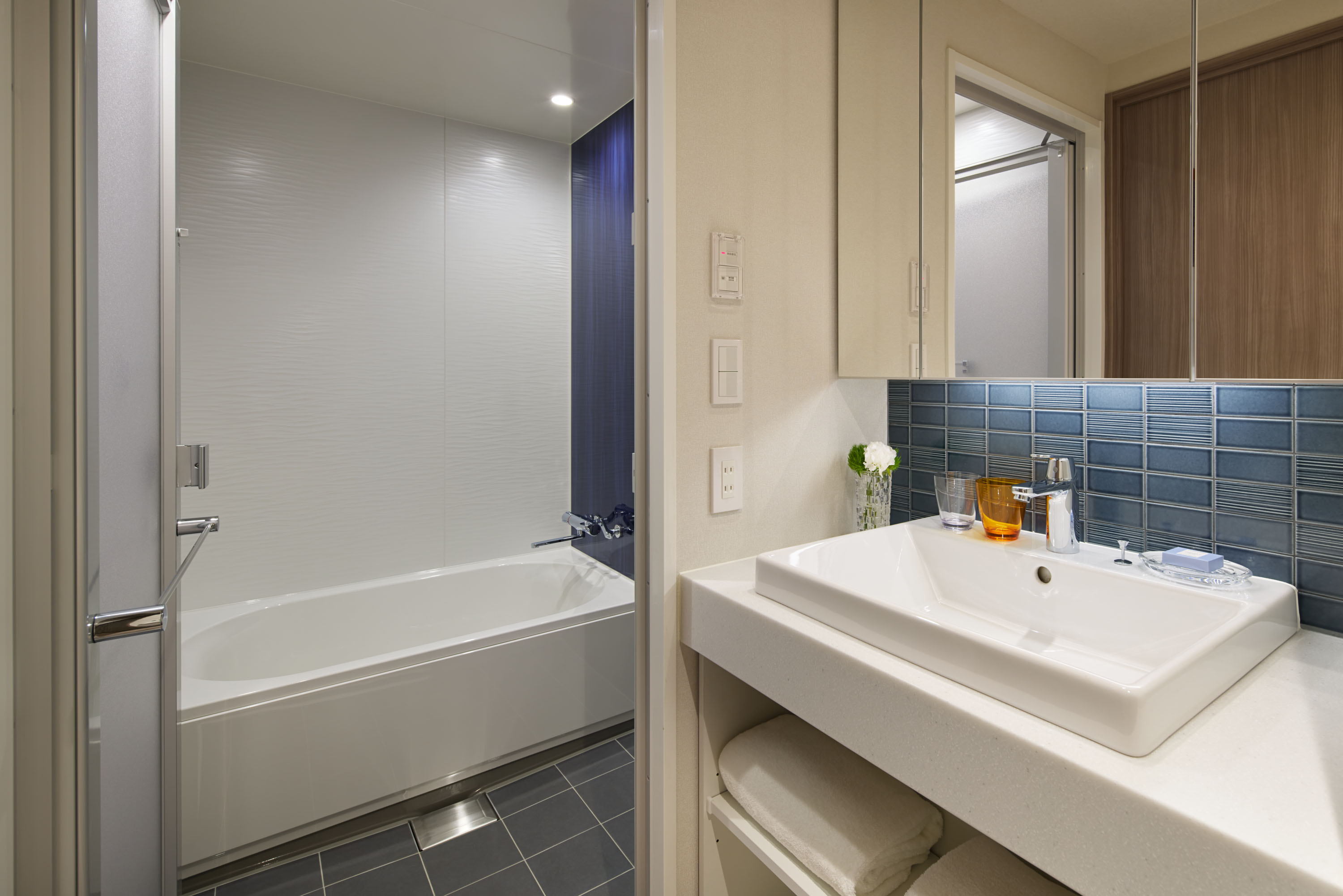 Studio City View King Bed