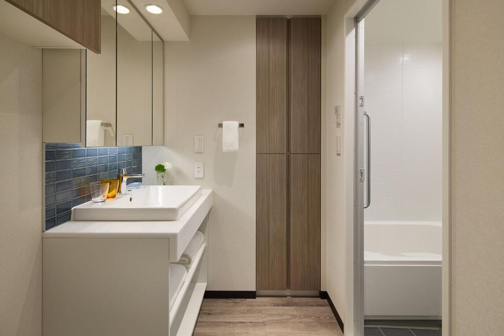 Studio Deluxe King Bed