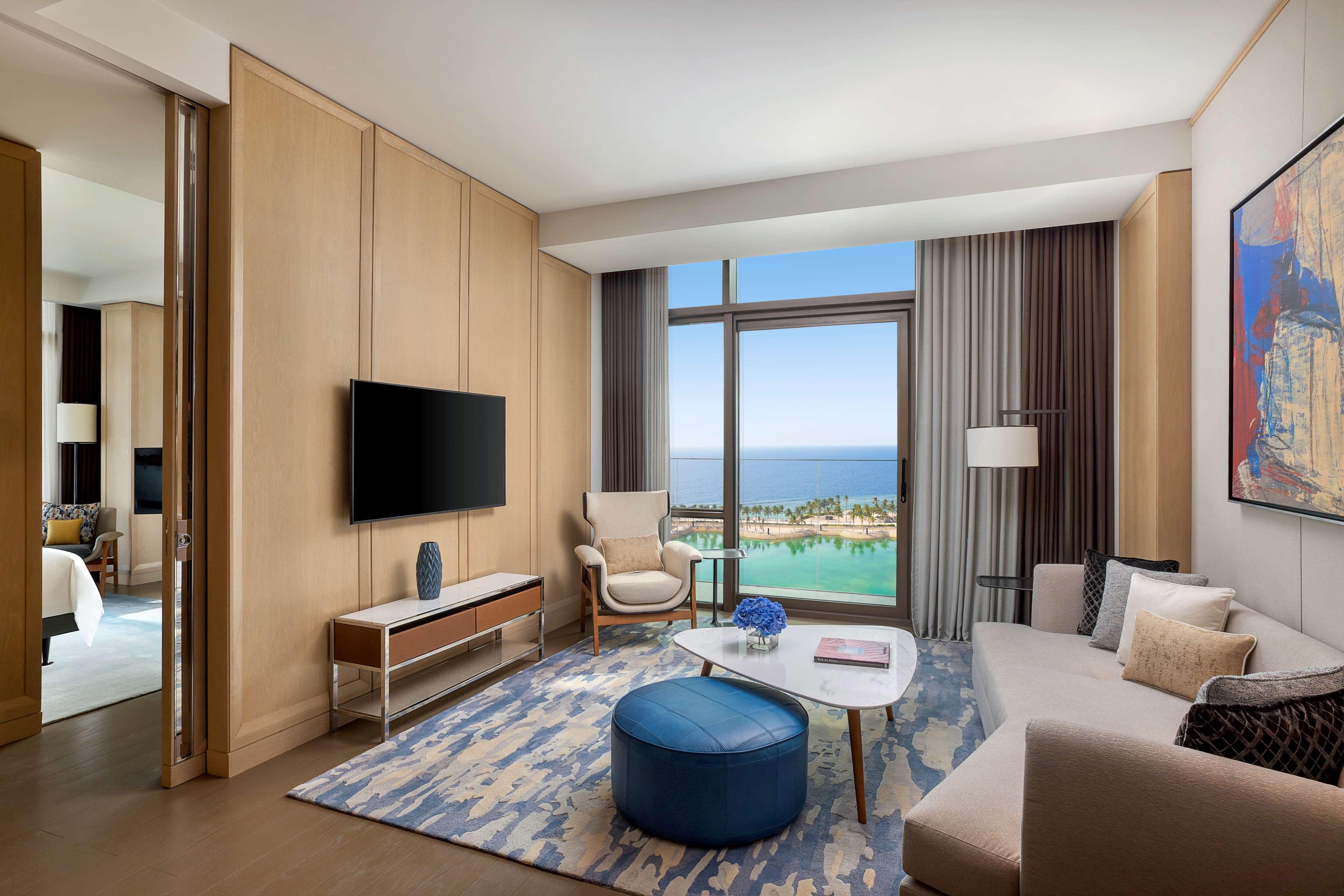 Suite Sea View King Bed