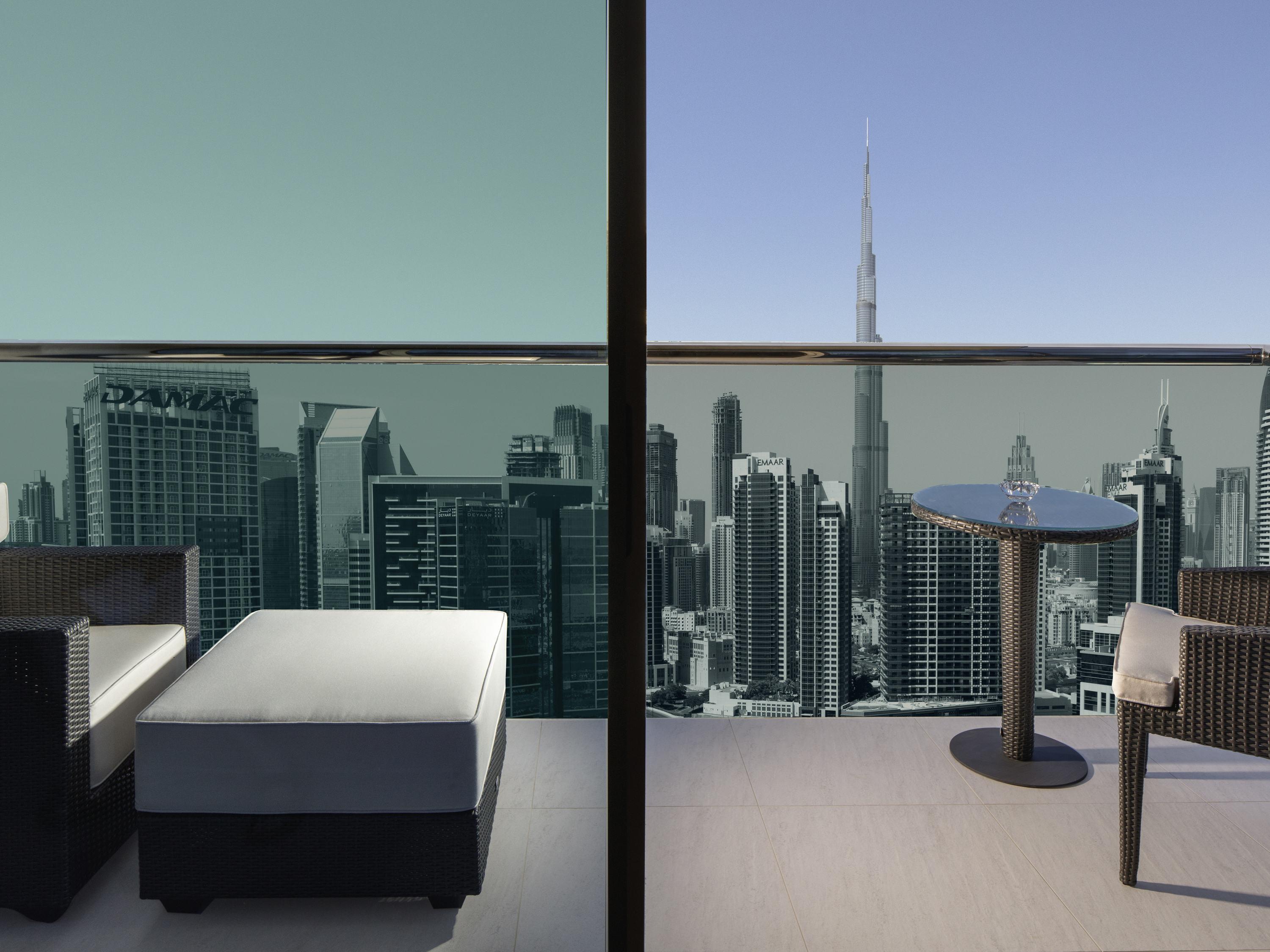 Twin with Balcony with Views