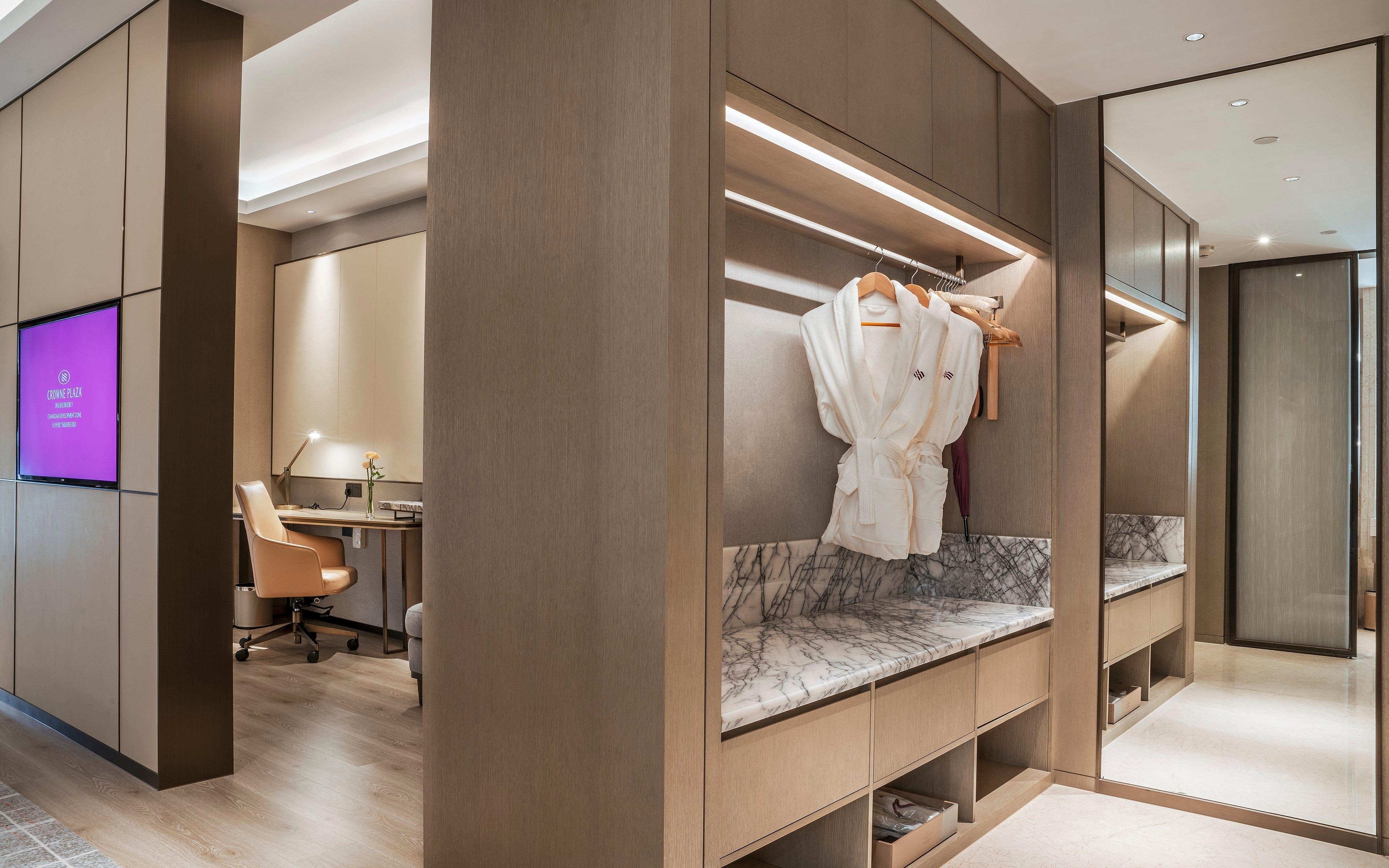 Junior Suite King Size Bed