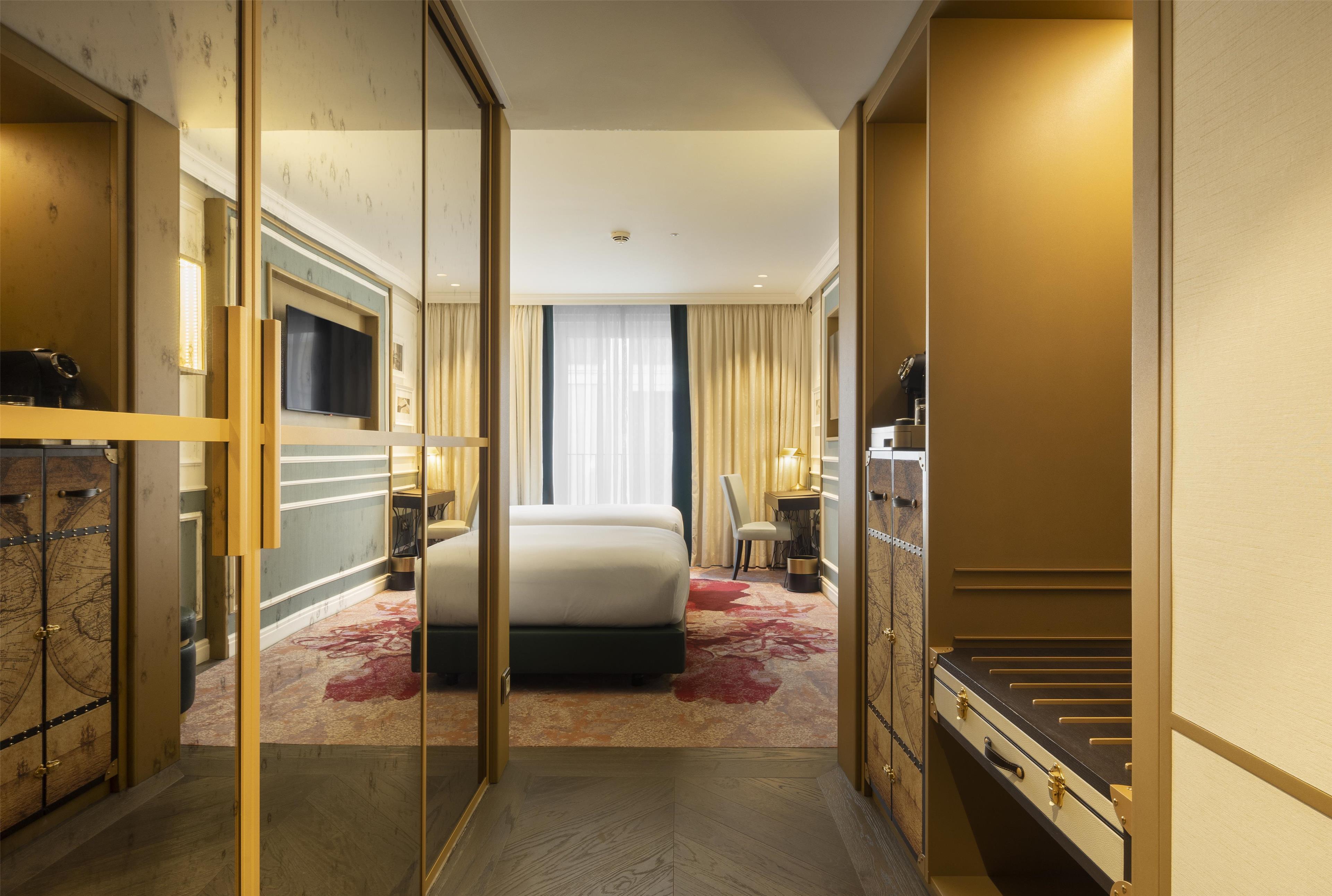 Family Room Connecting Room