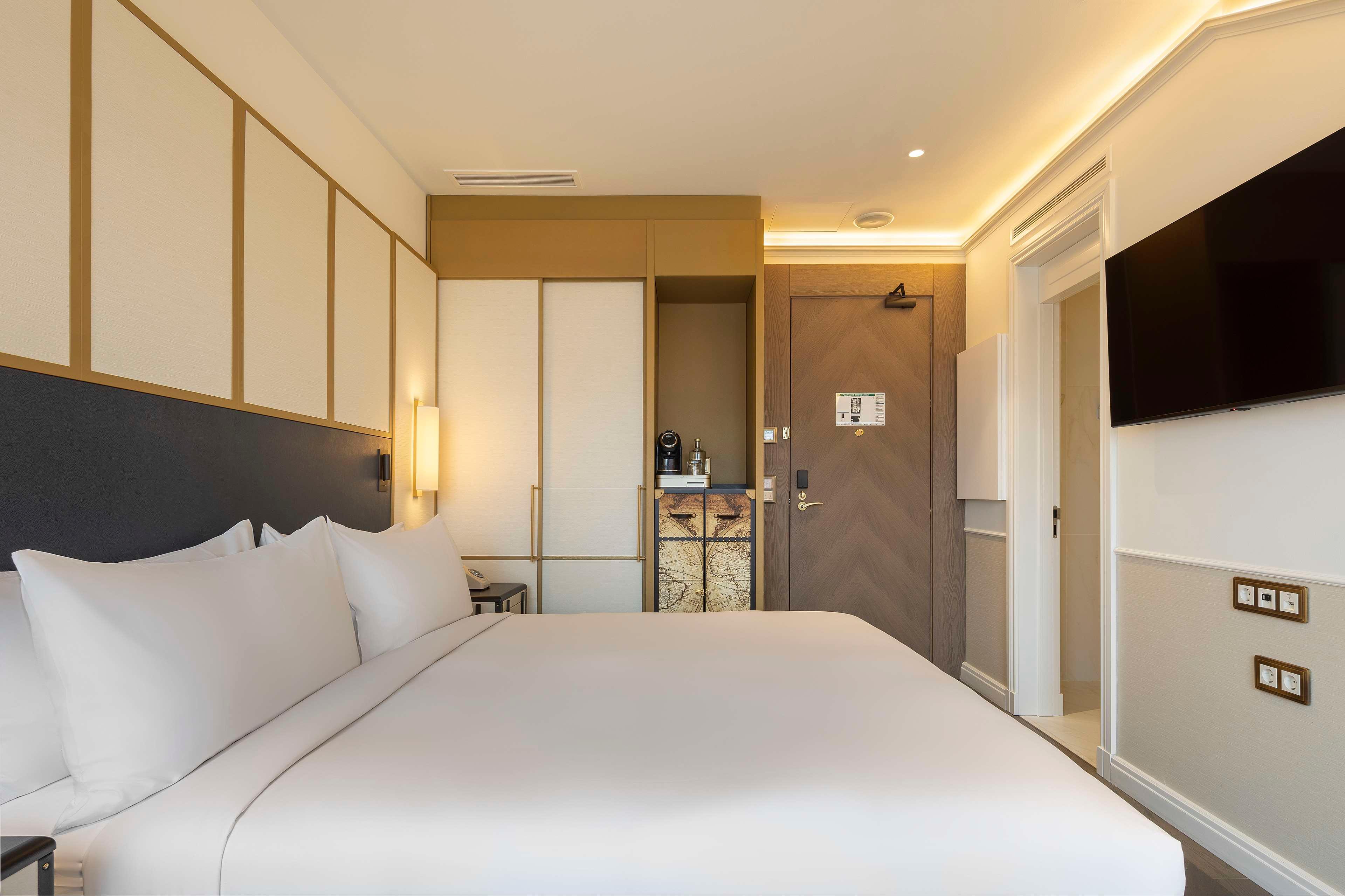 Double Deluxe with Views