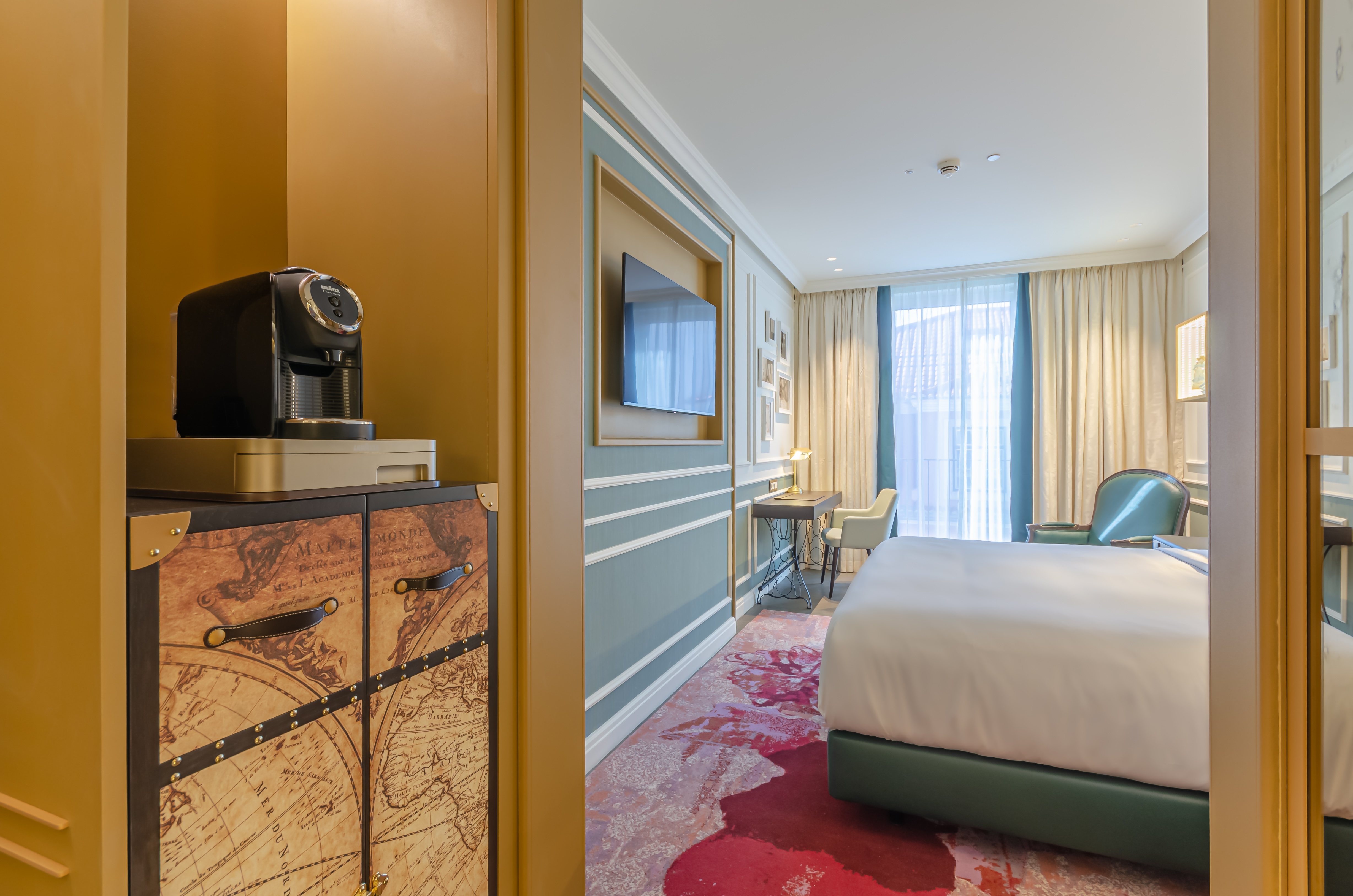 Double Deluxe King Bed