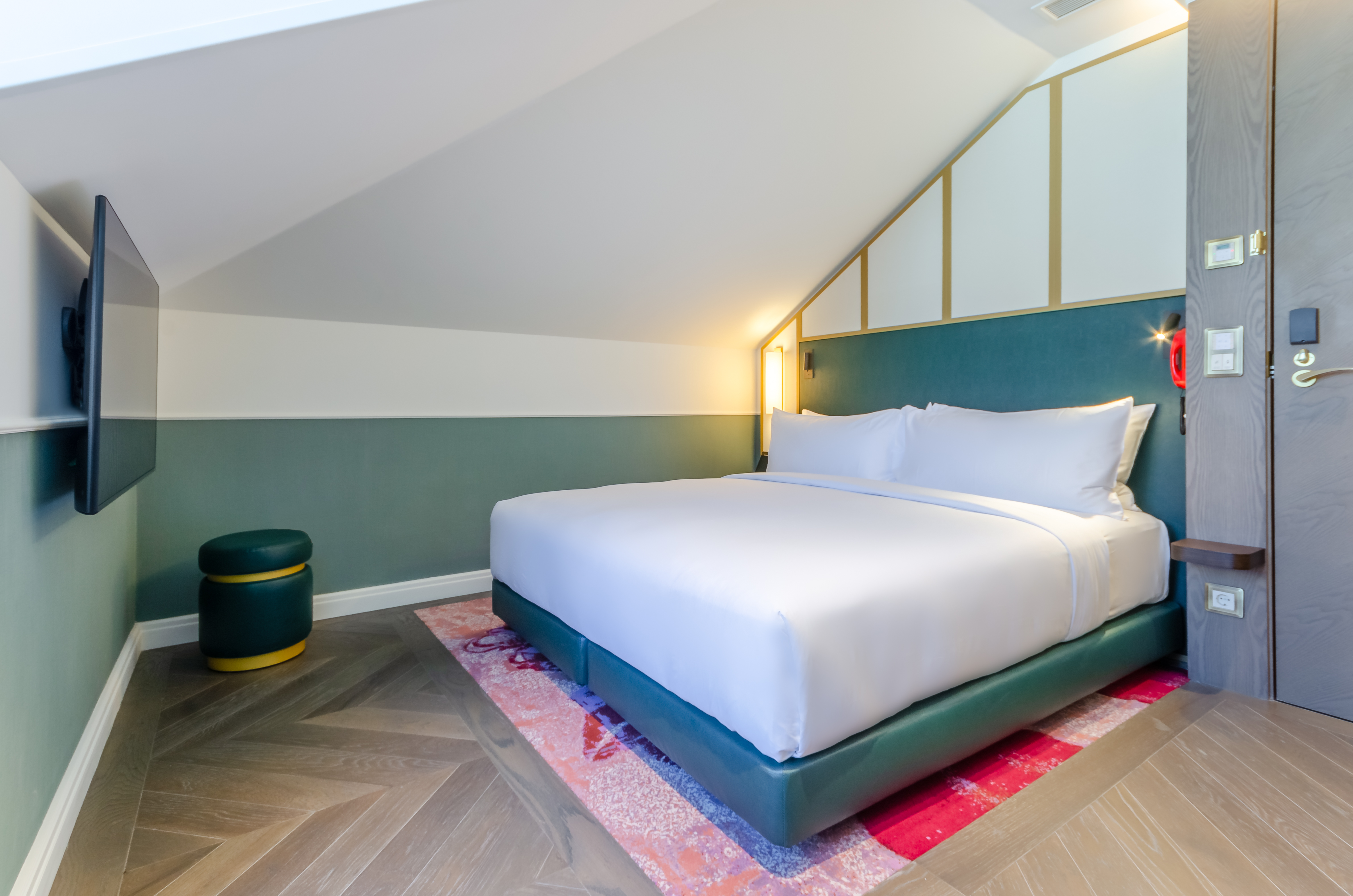 Double Accessible King Size Bed