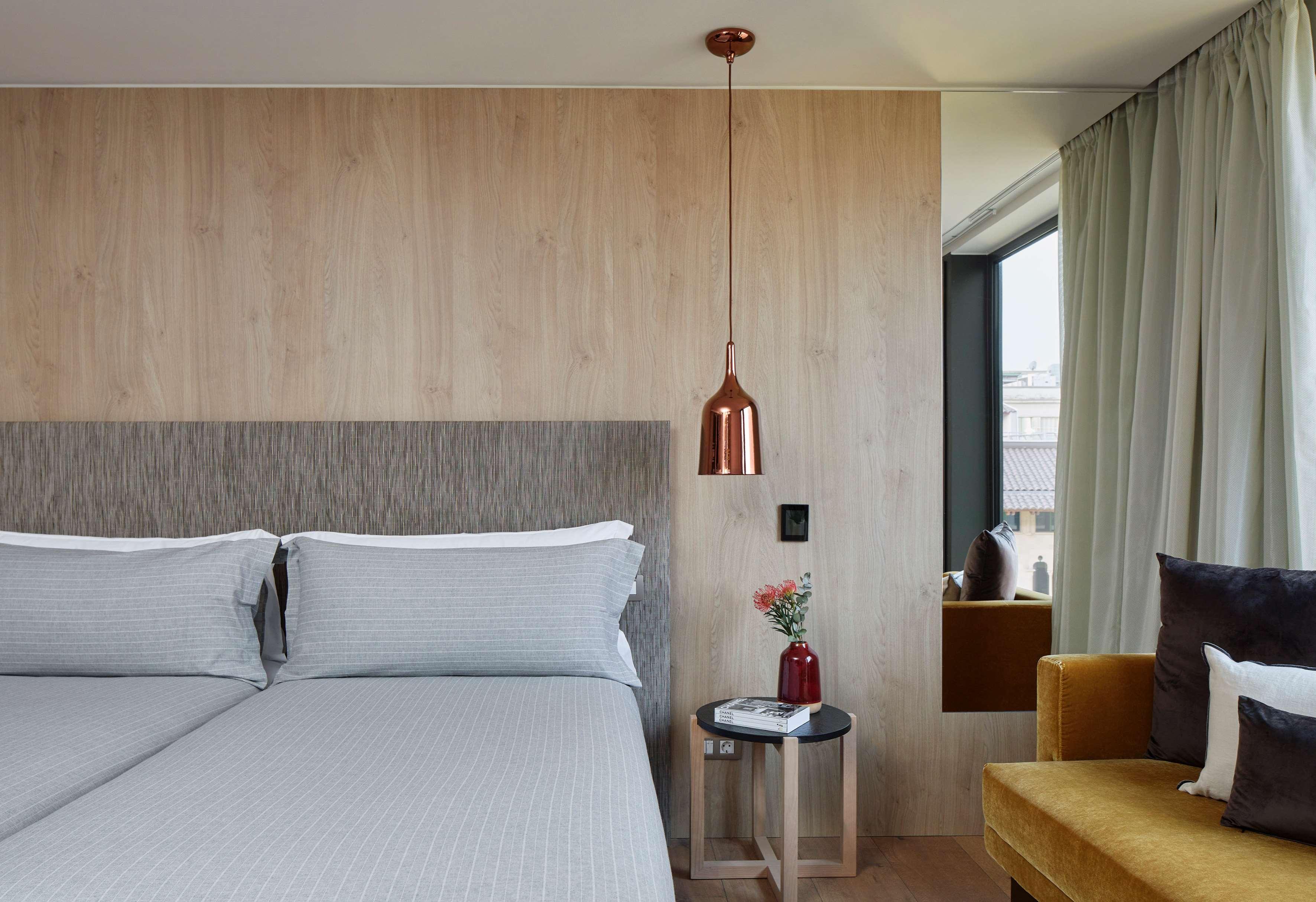 Room Connecting Room