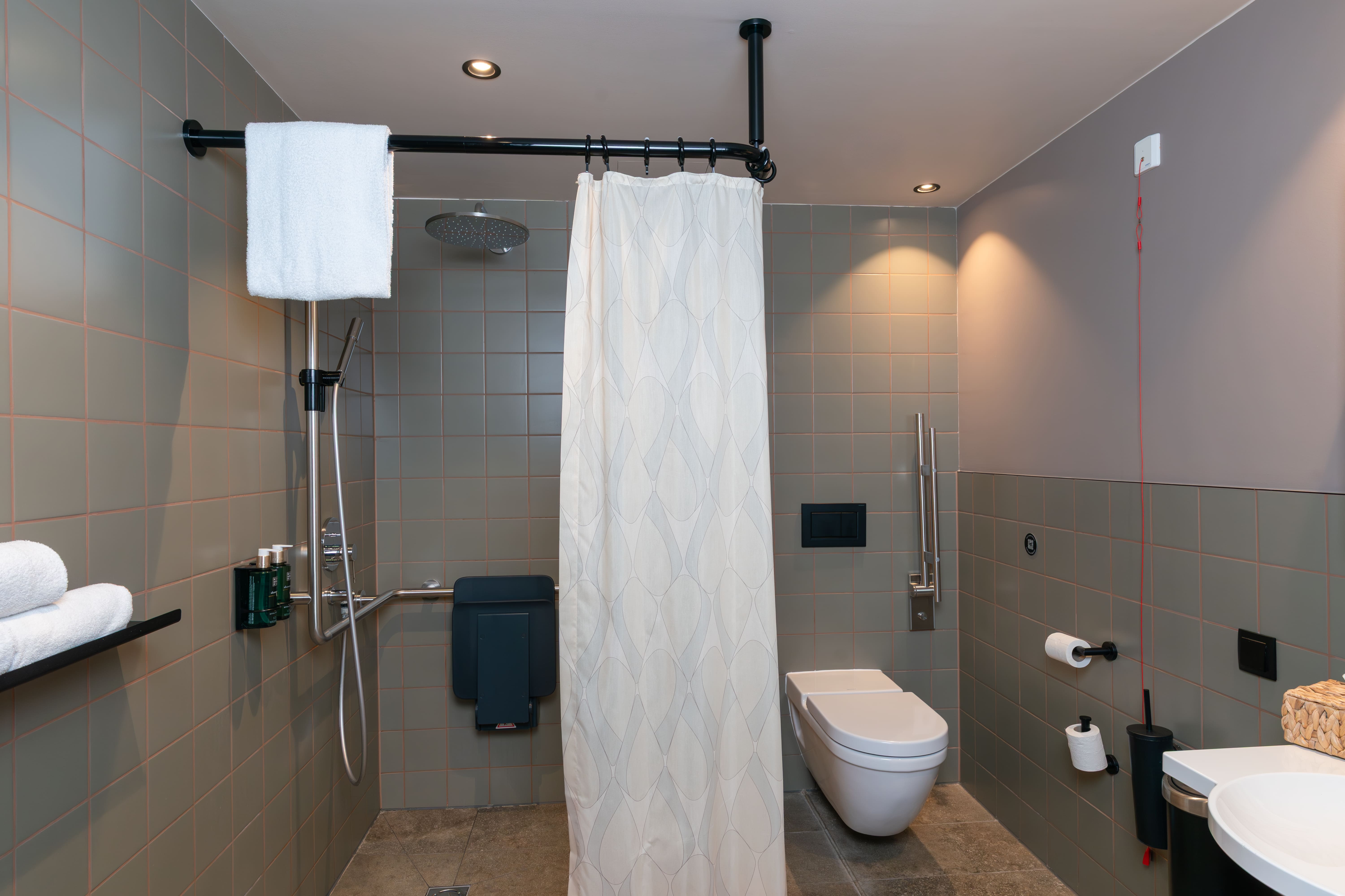 Twin One Bedroom Accessible
