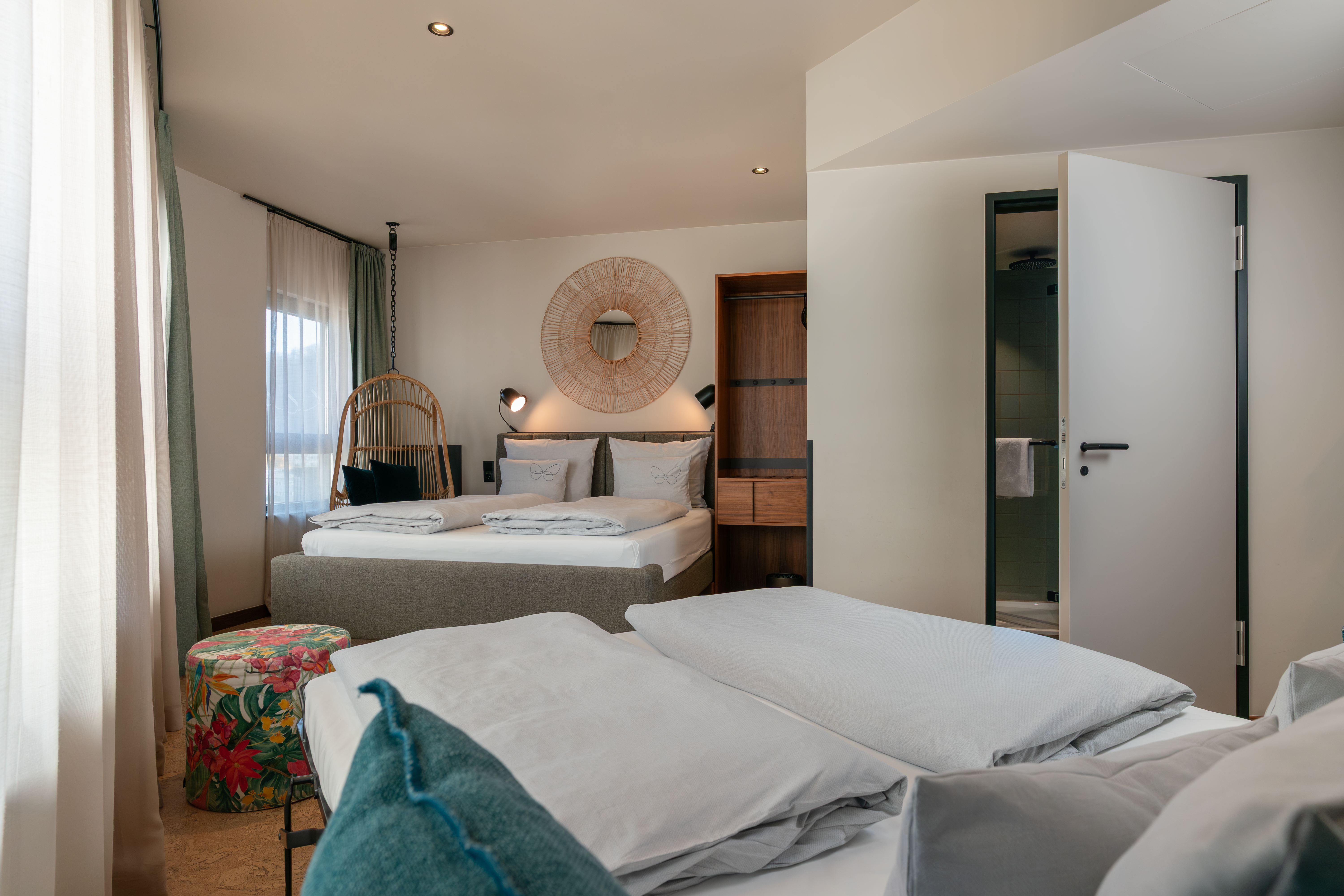 Double Deluxe One Bed