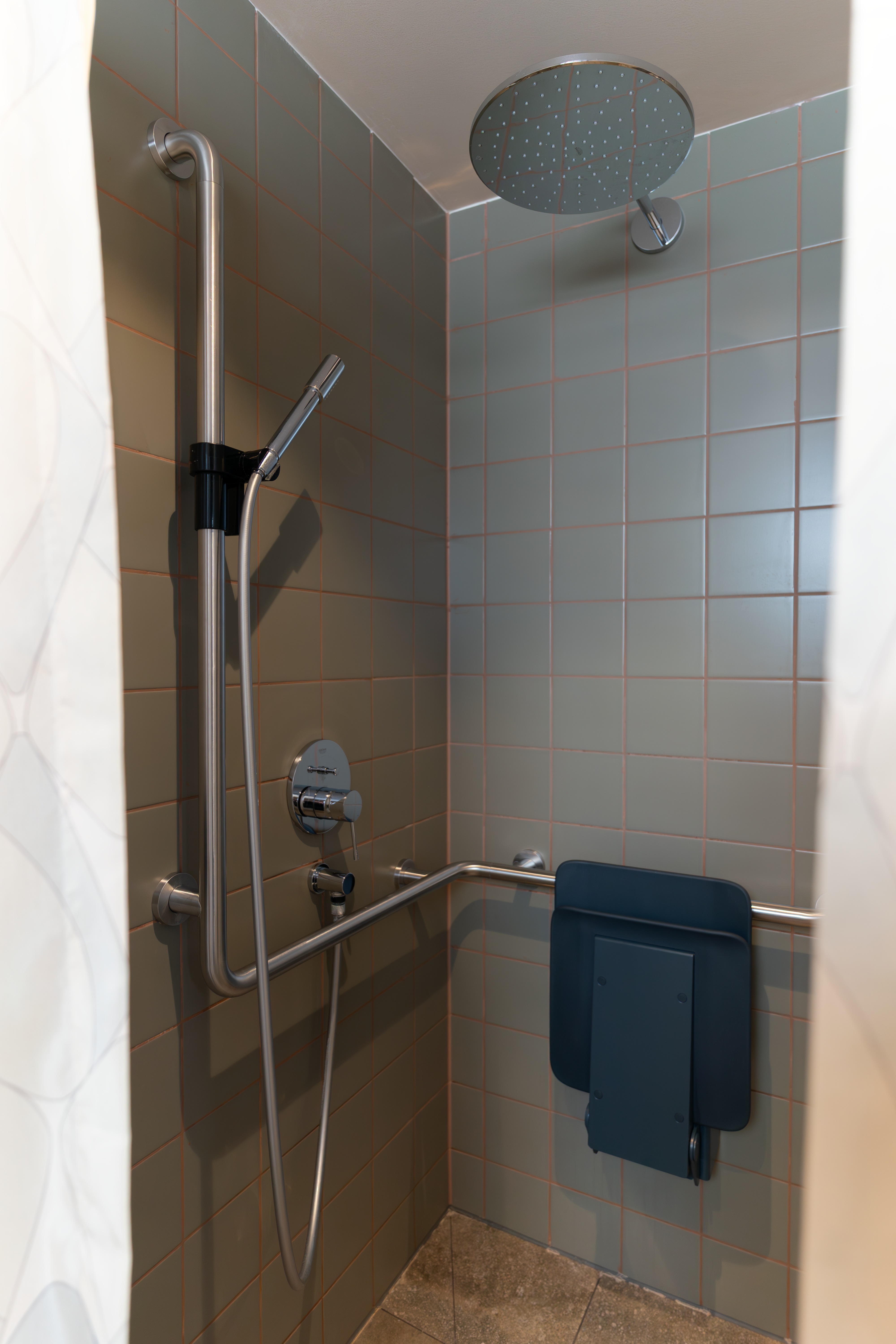 Twin One Bedroom Accessible