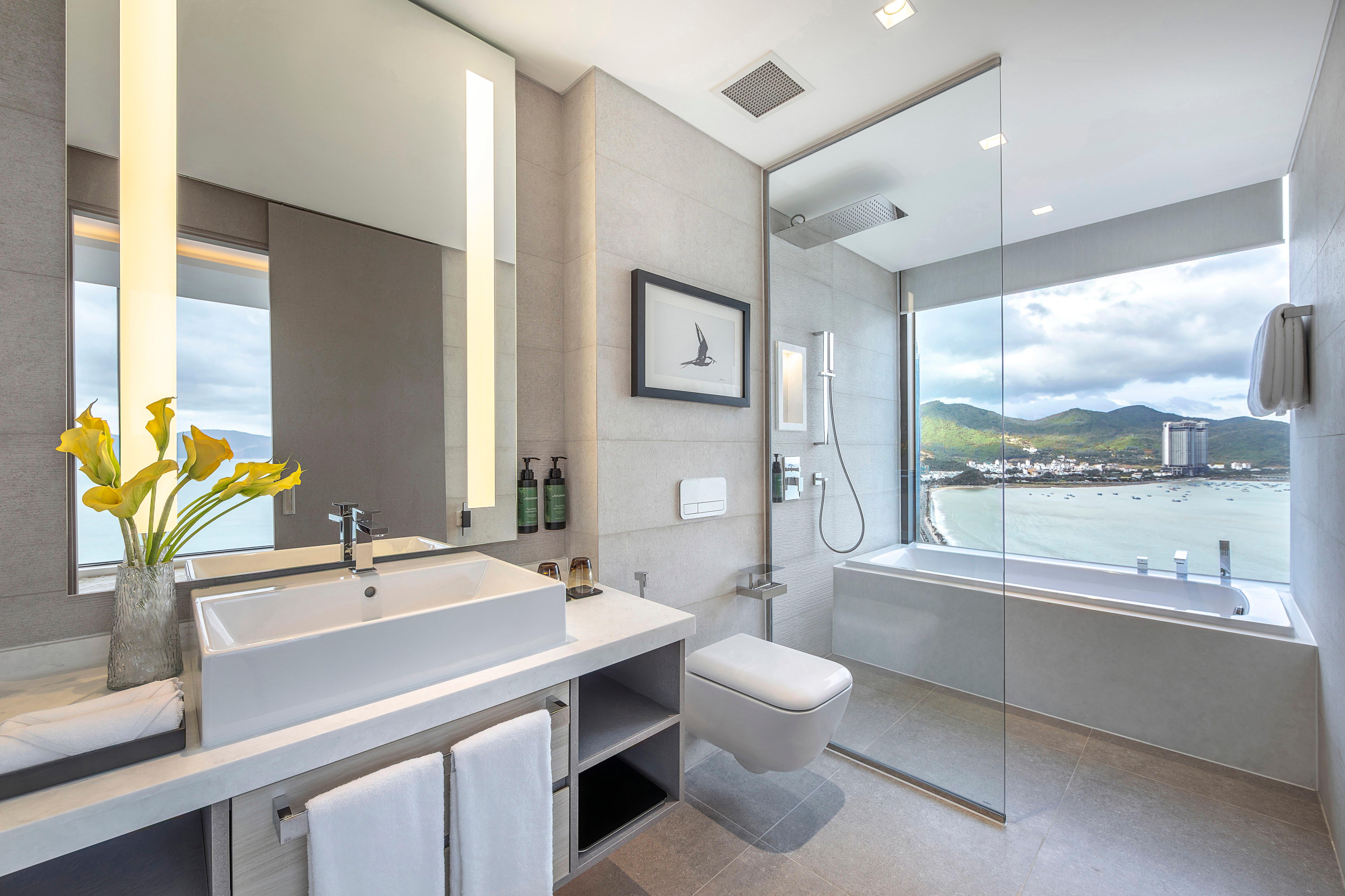 Suite Ocean View King Bed