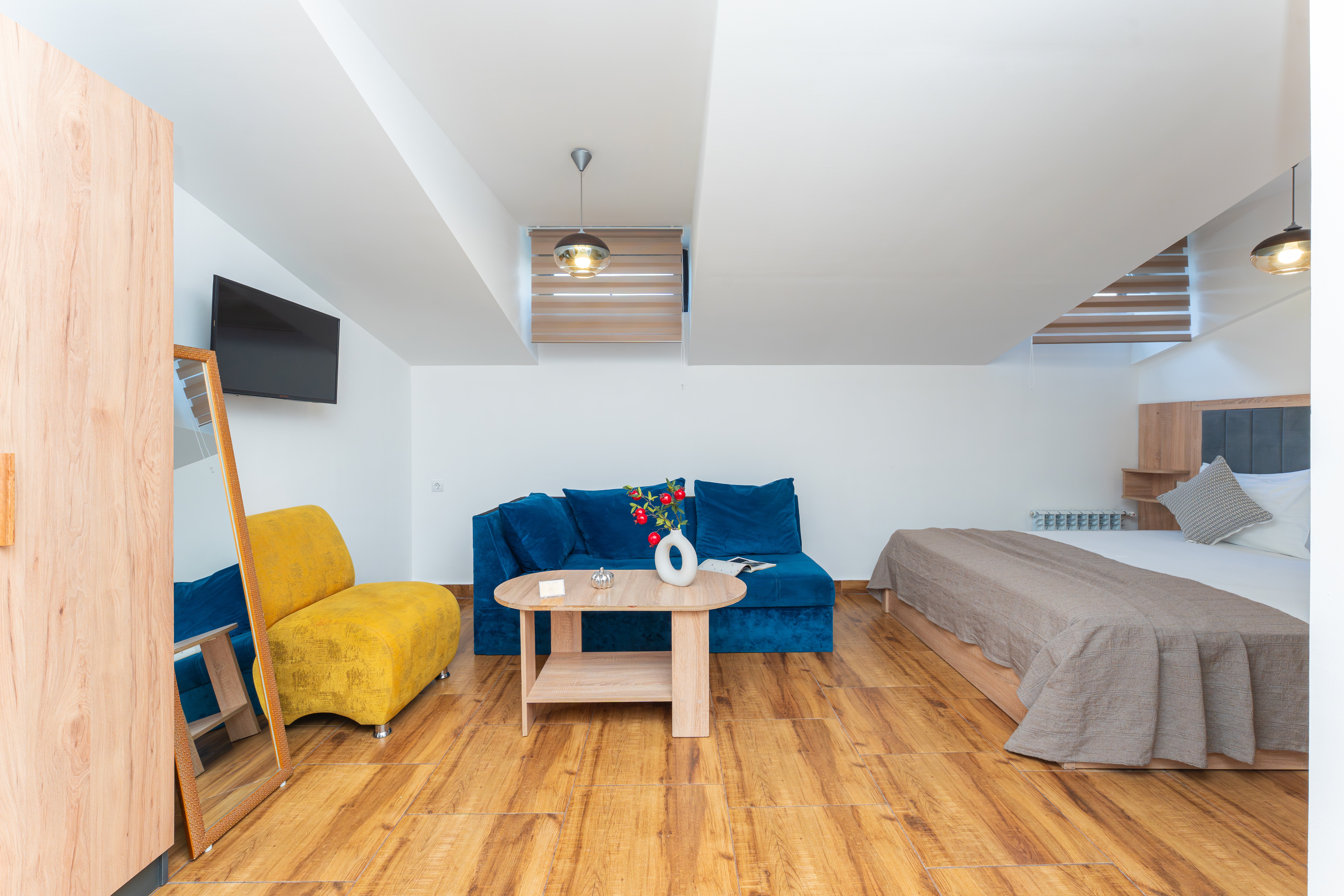 Double Deluxe One Bed