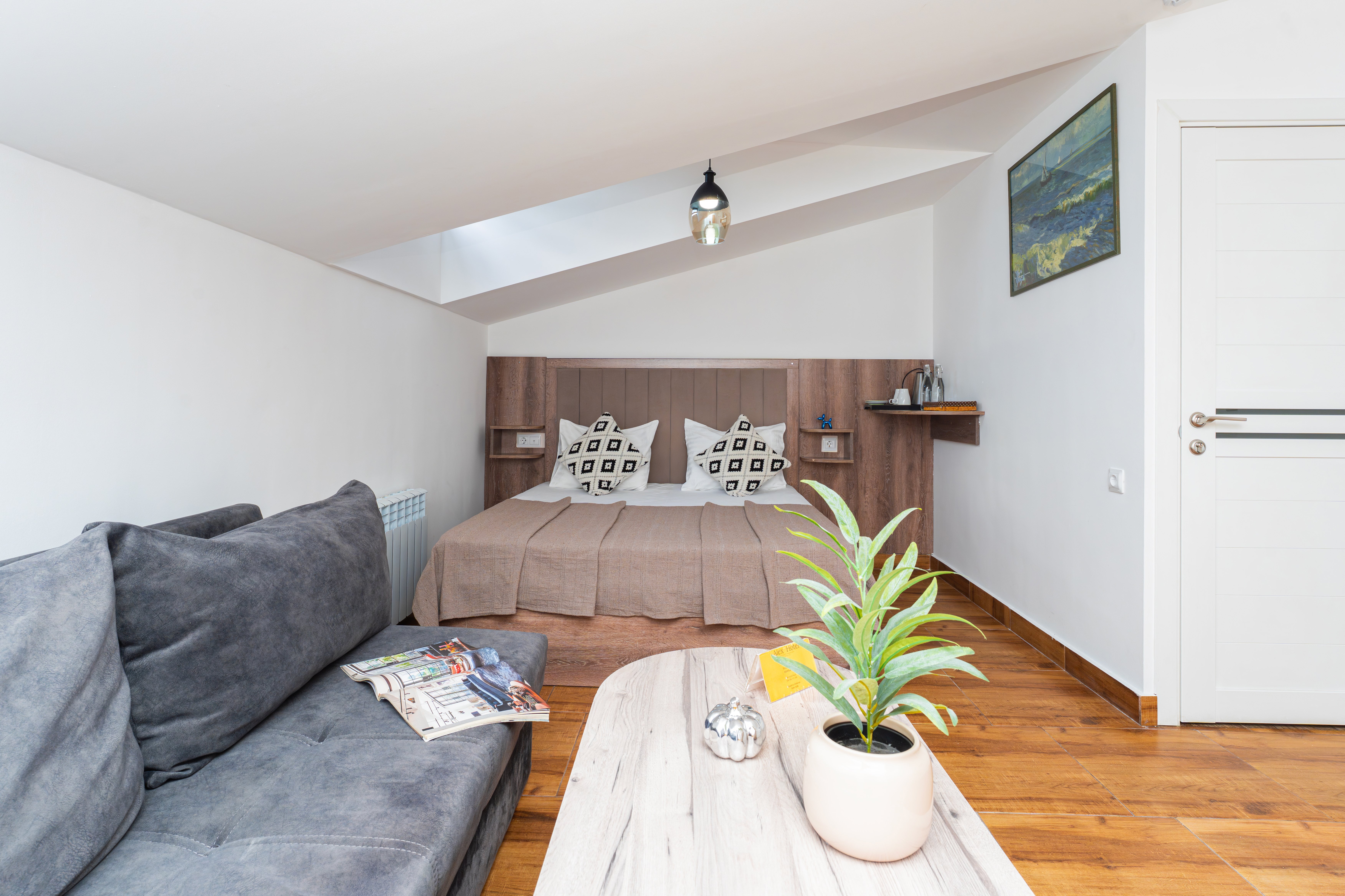 Double Deluxe One Bed