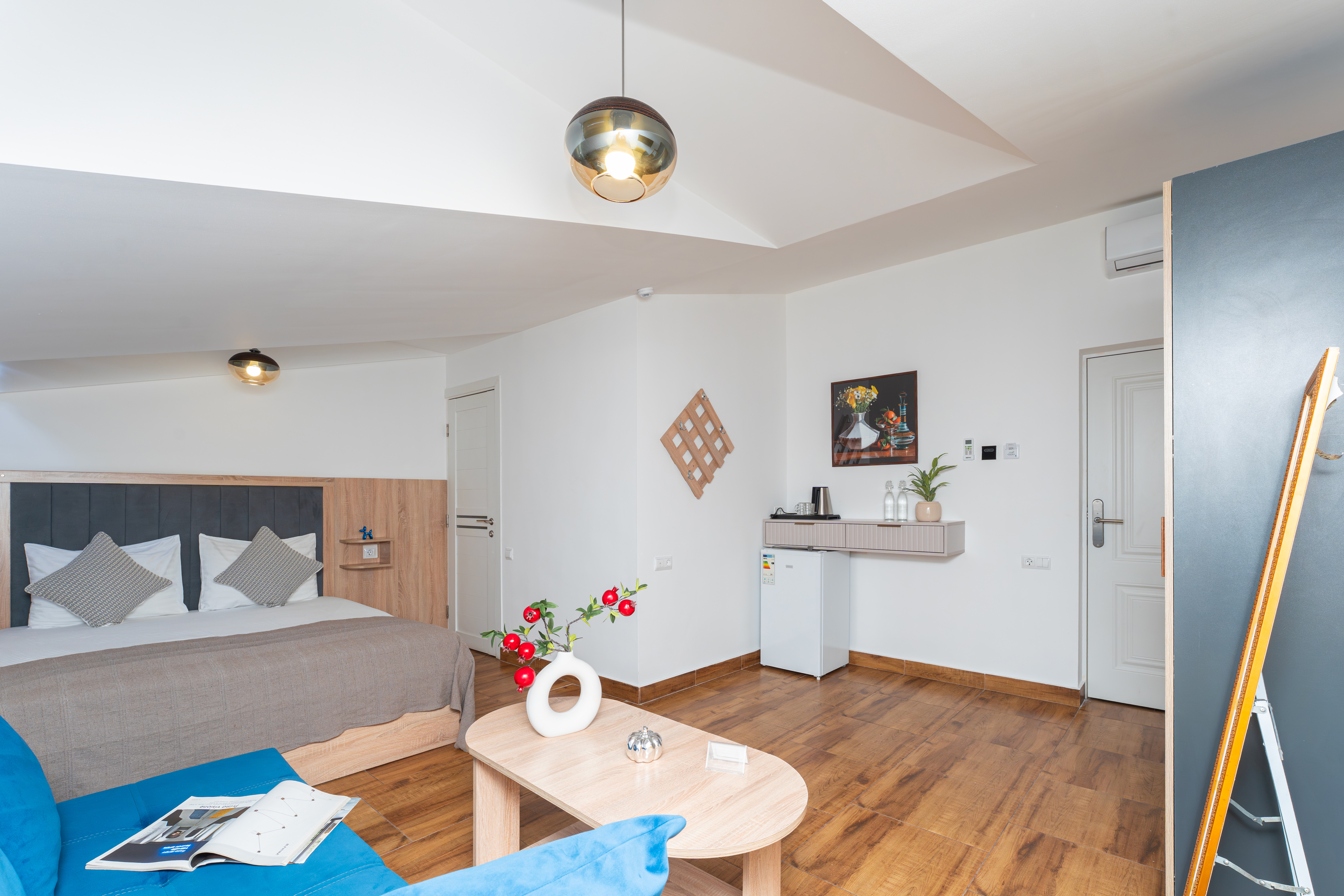 Double Deluxe One Bed