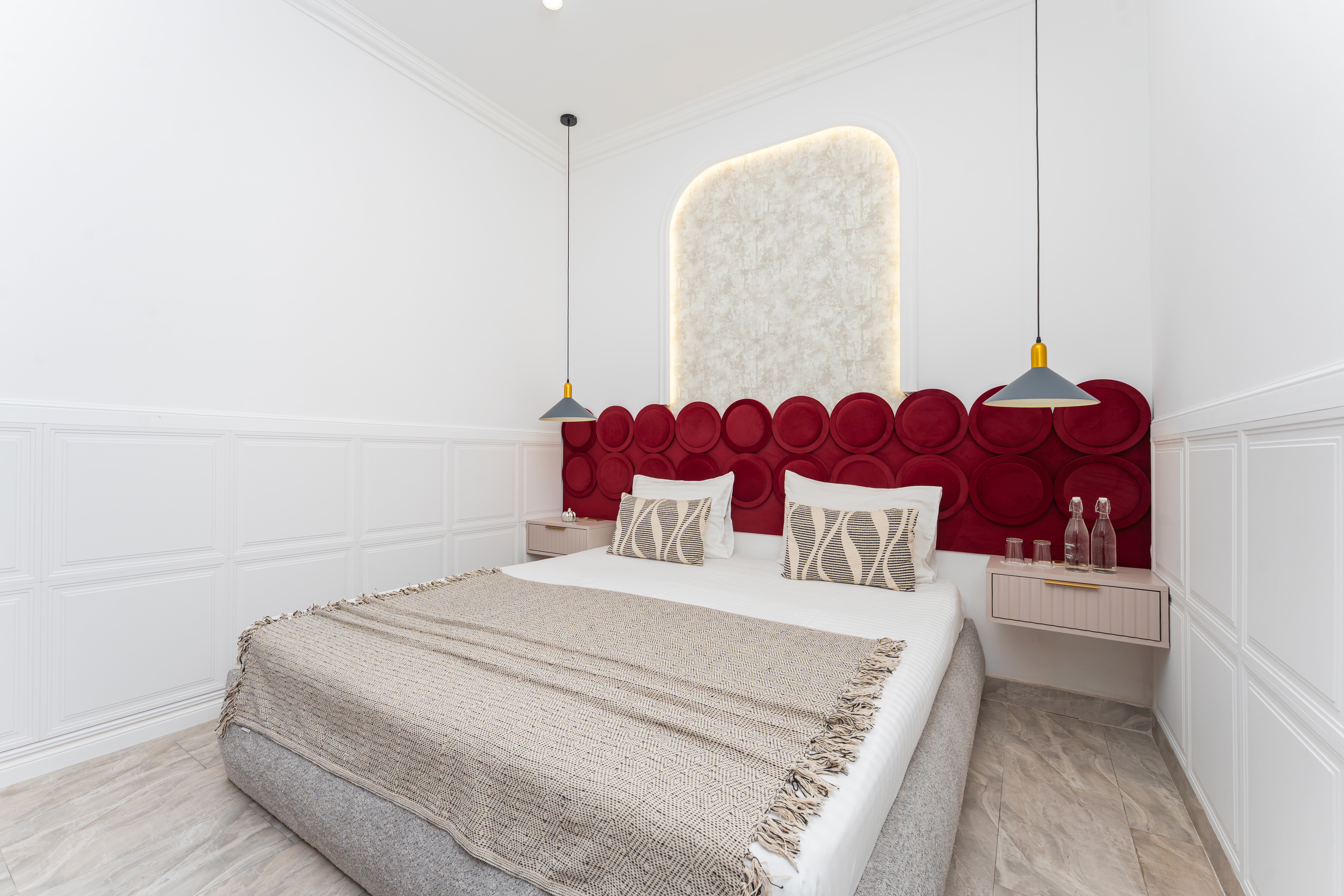 Double Deluxe One Bed