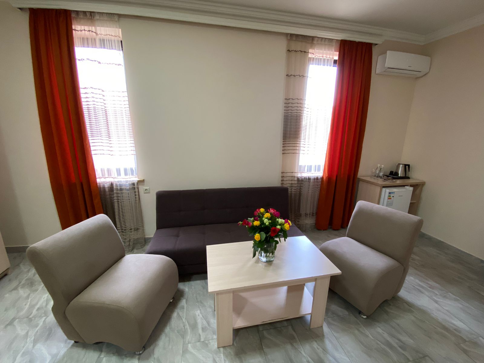 Double Deluxe One Bed