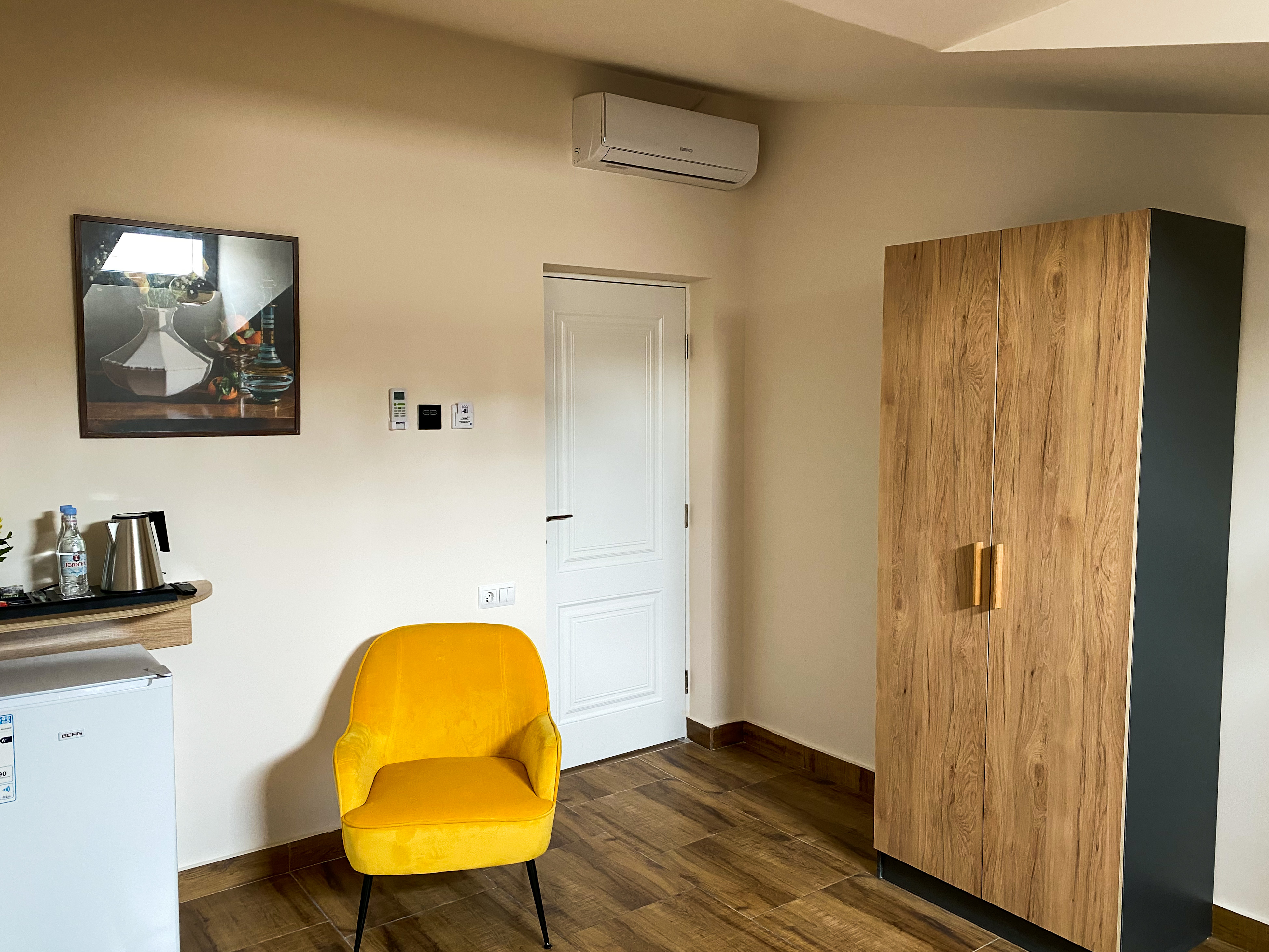 Double Deluxe One Bed