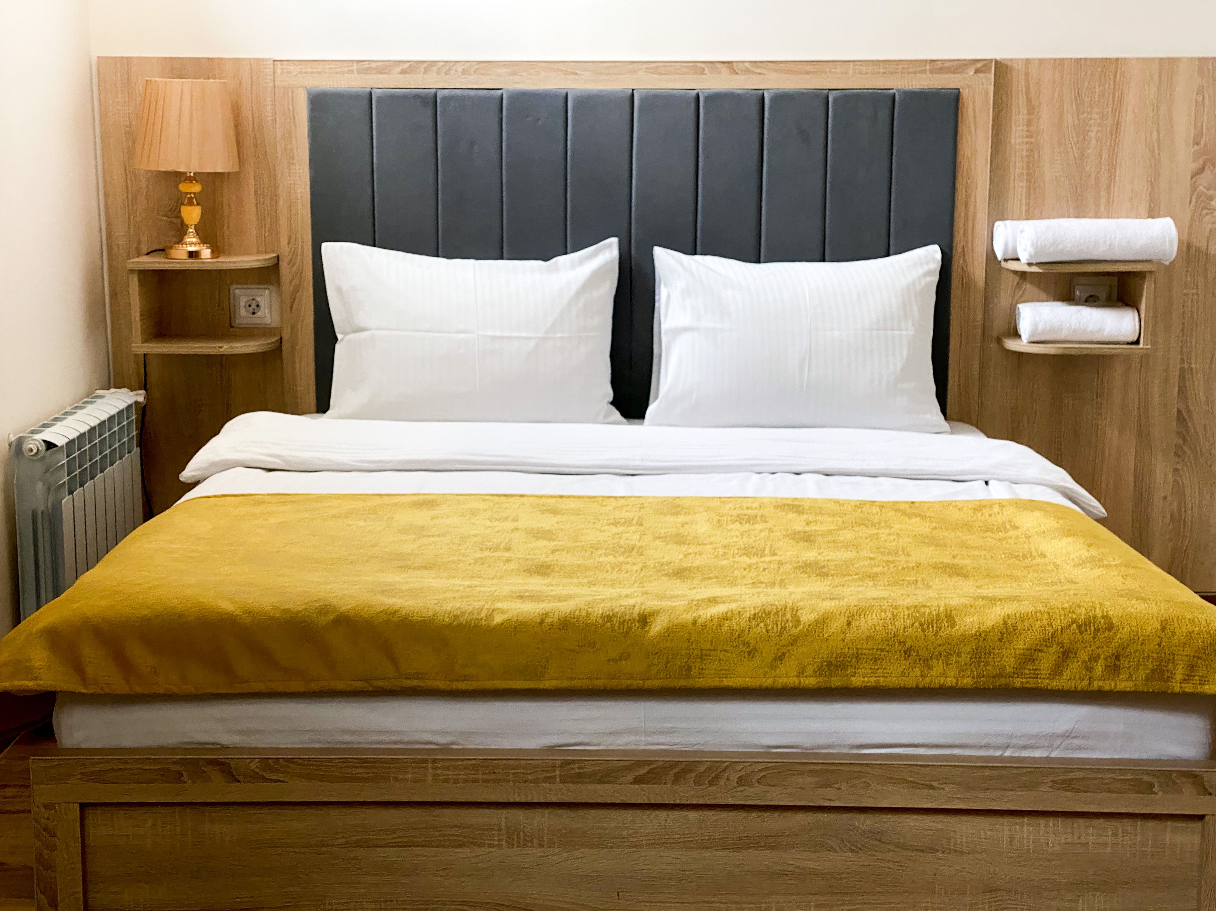 Double Deluxe One Bed