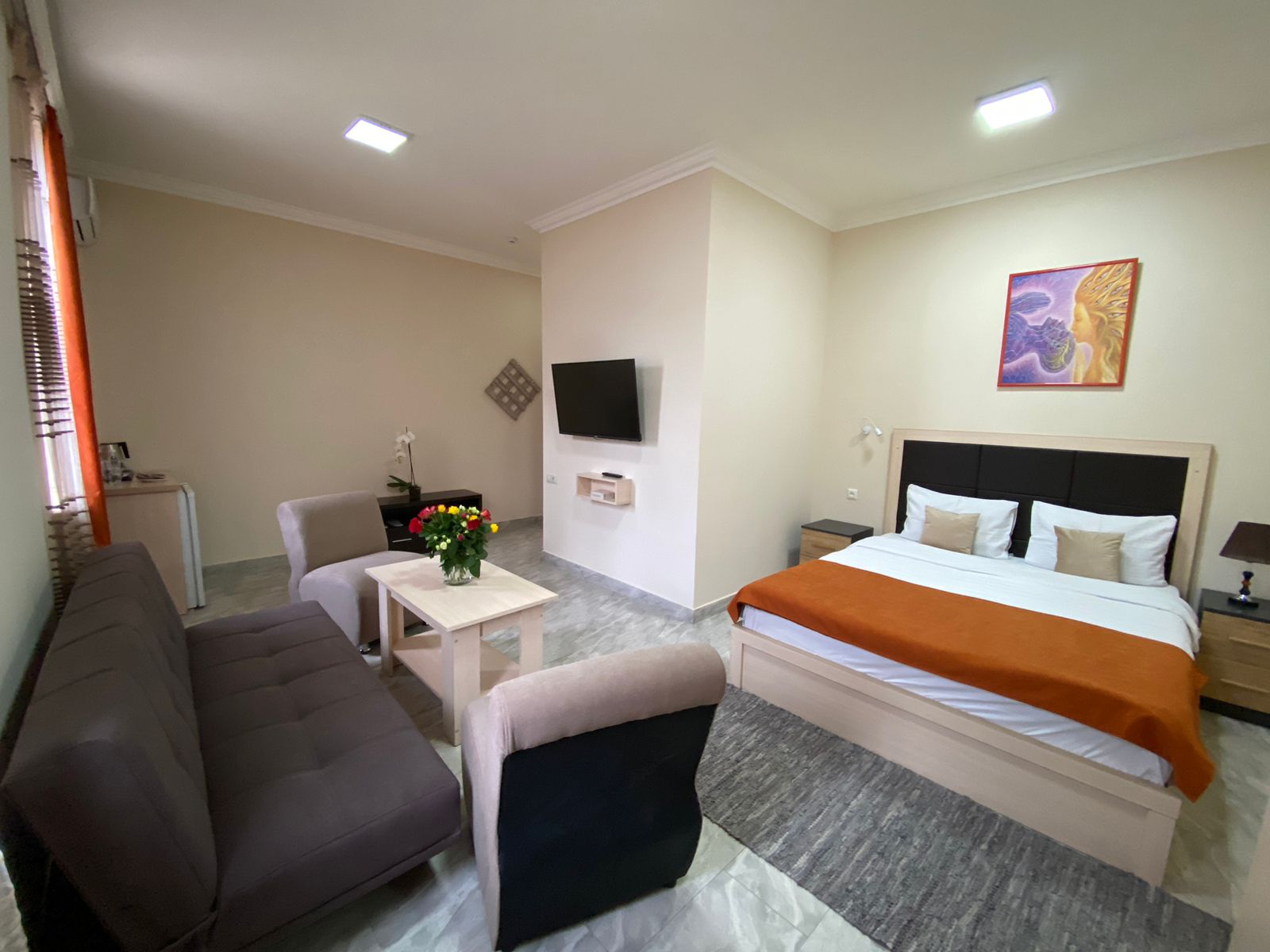 Double Deluxe One Bed