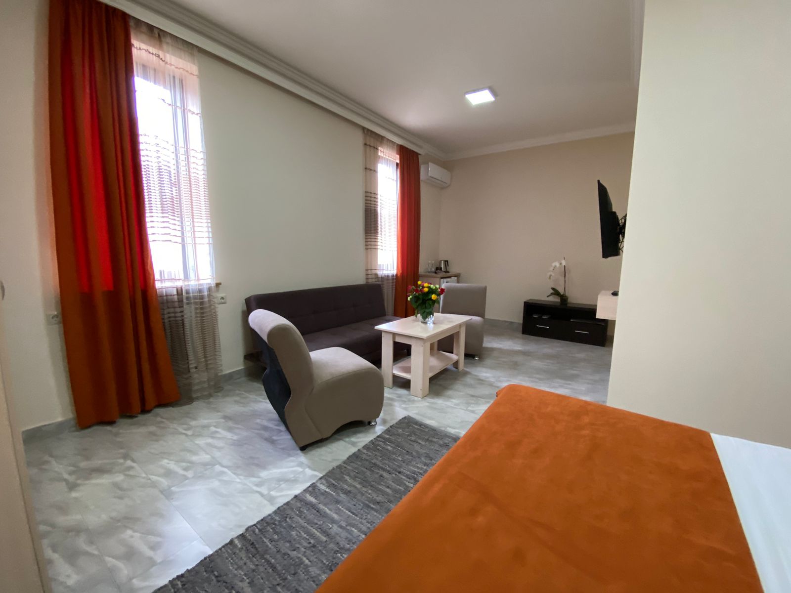 Double Deluxe One Bed