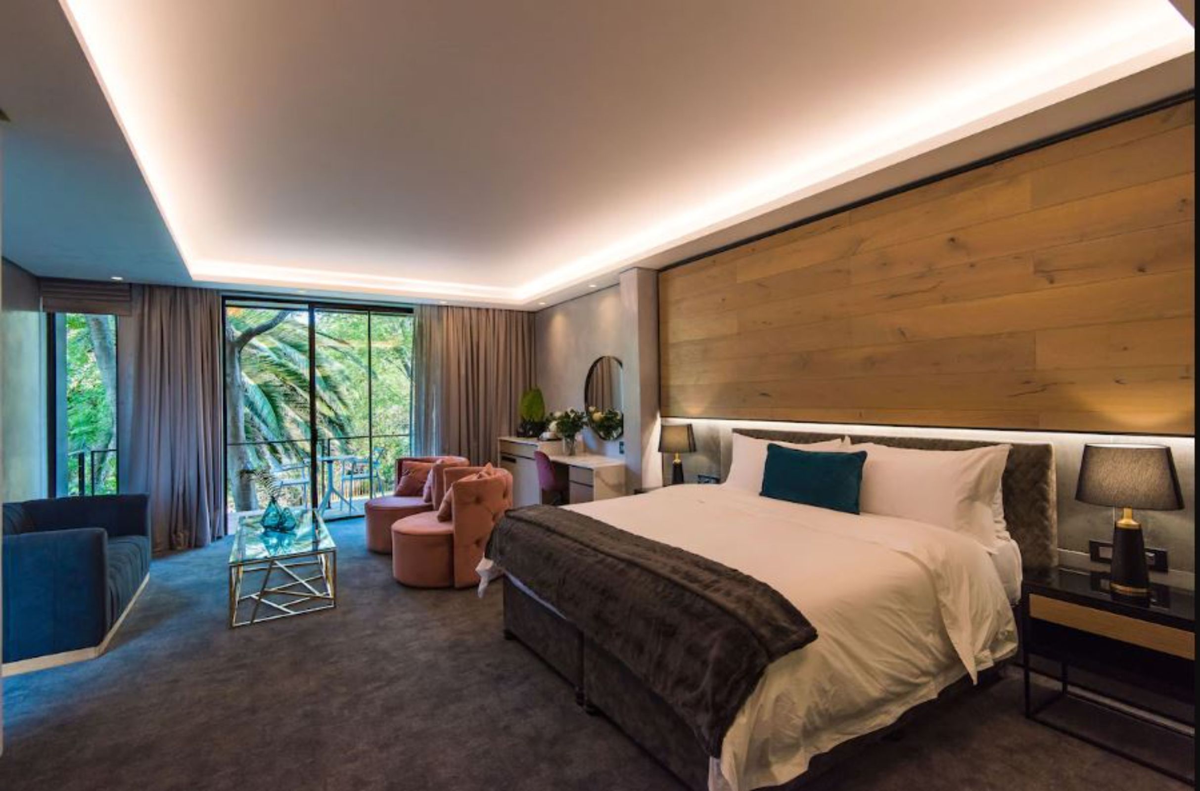 Double Deluxe King Bed