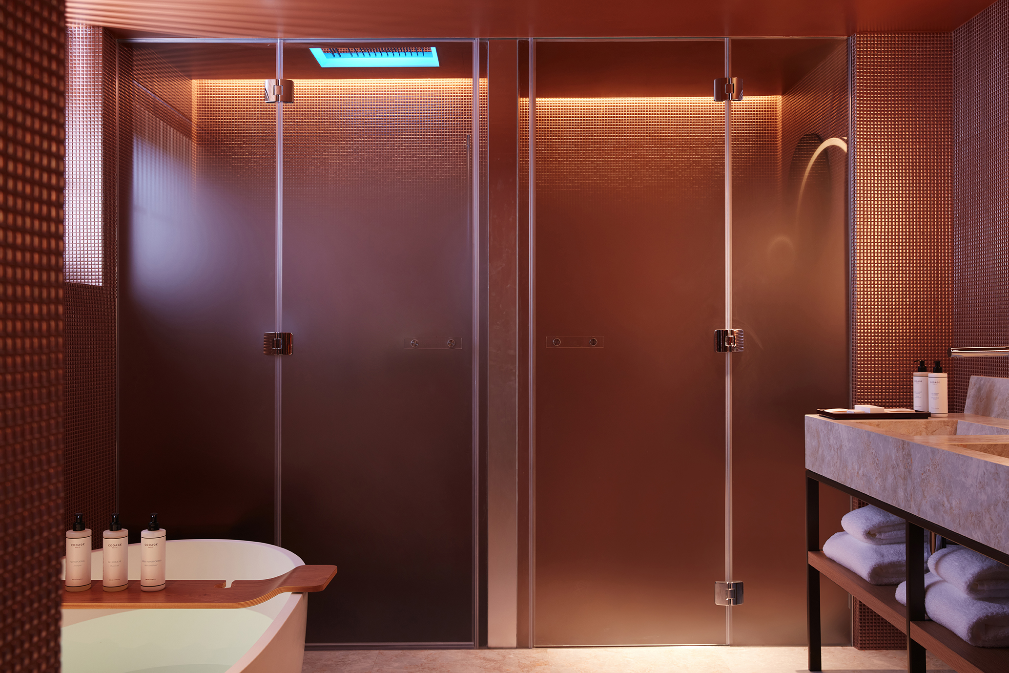 Studio City View King Bed