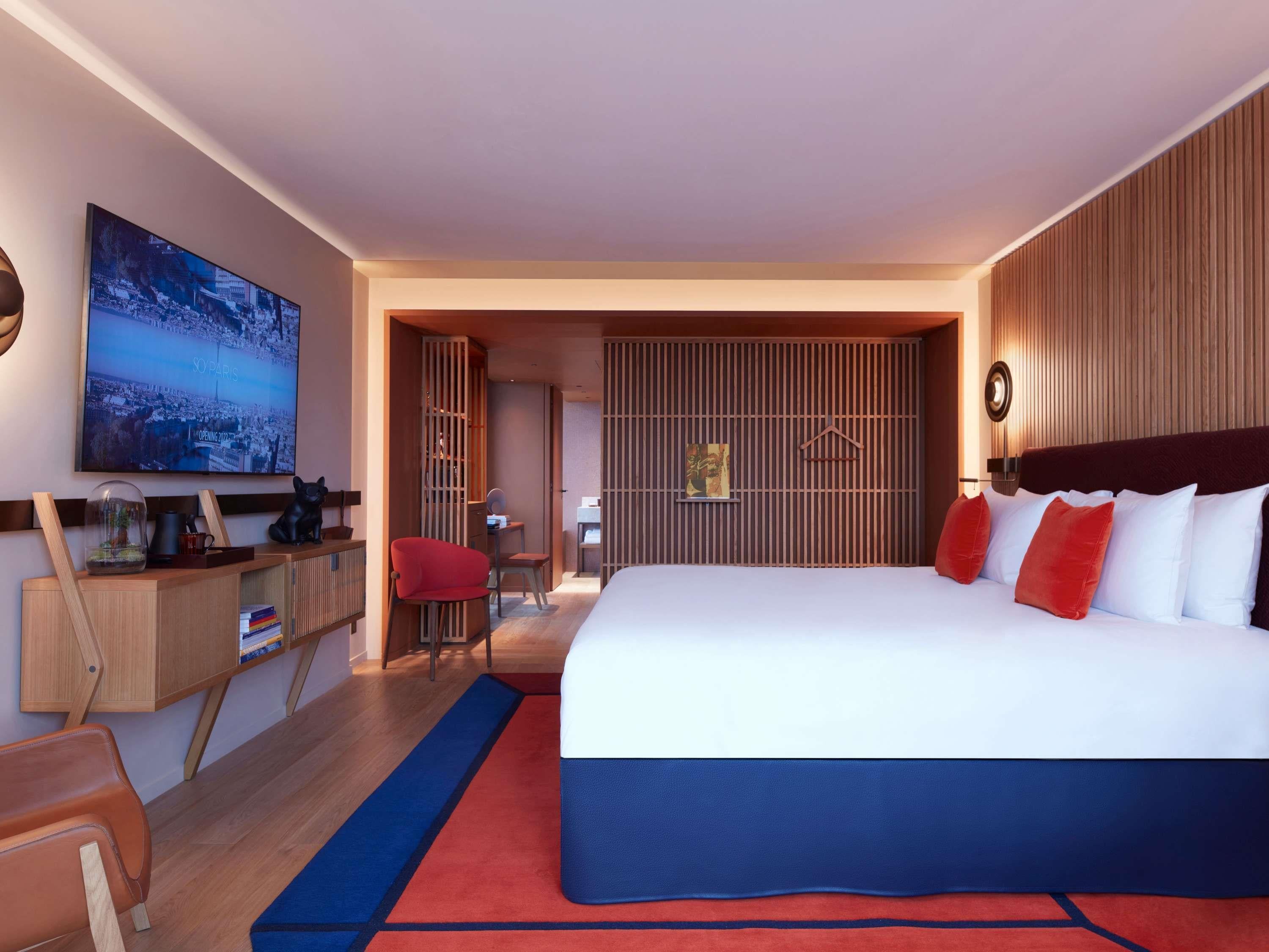 Studio King Size Bed