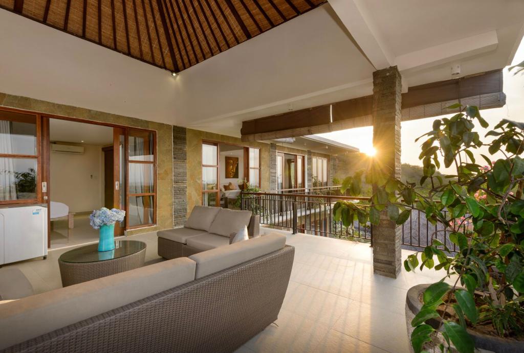 Double Deluxe King Bed