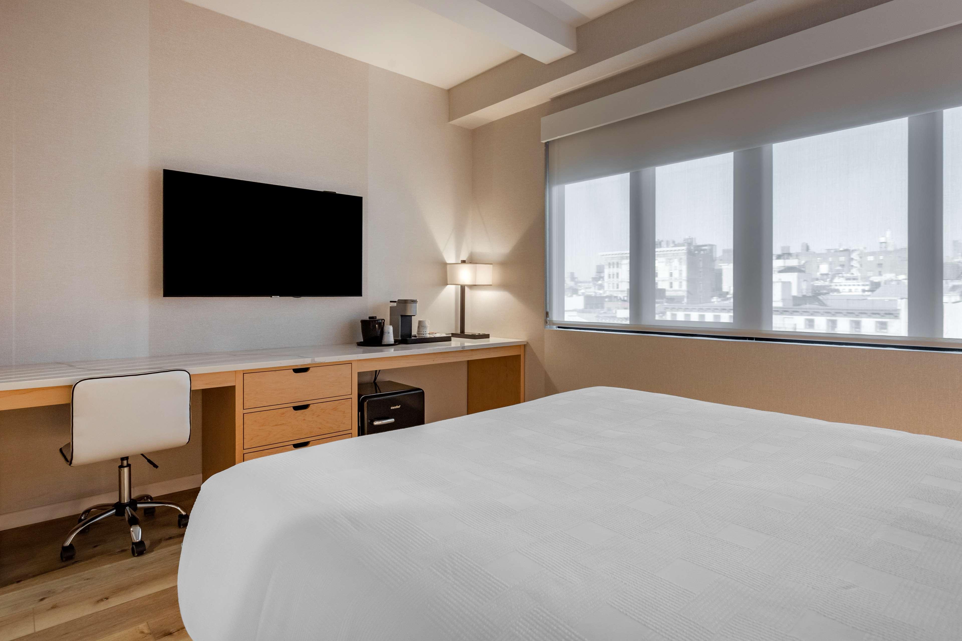 Room Accessible-queen Size Bed