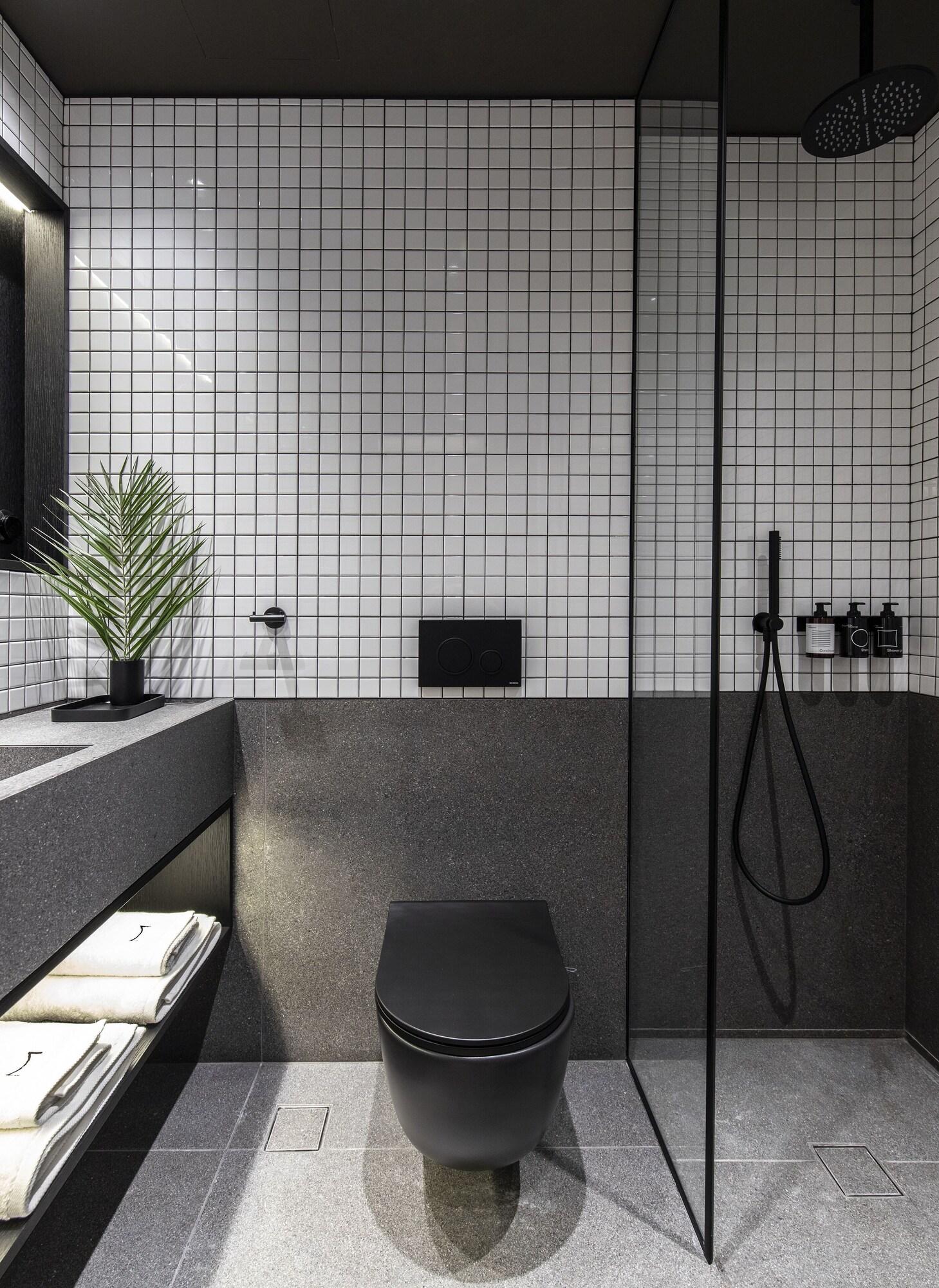 Double Queen Size Bed