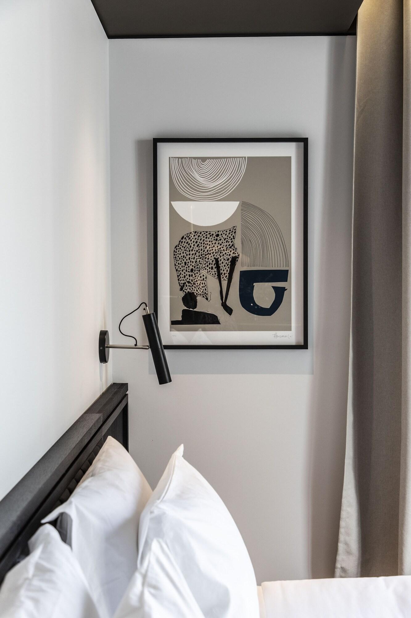 Double Deluxe City View King Bed