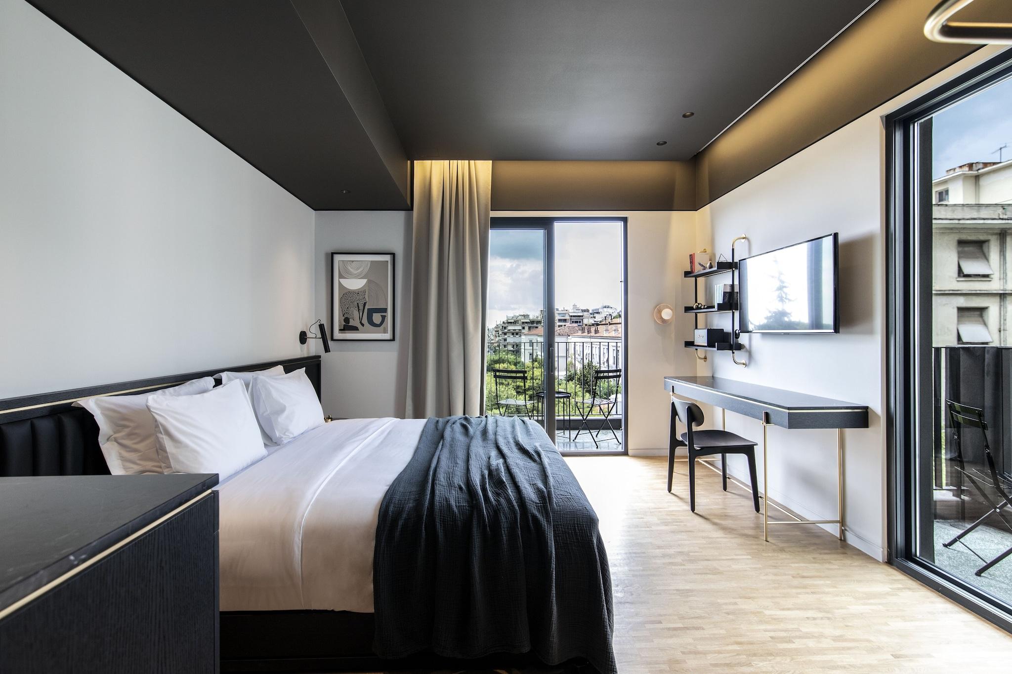 Double Deluxe City View King Bed