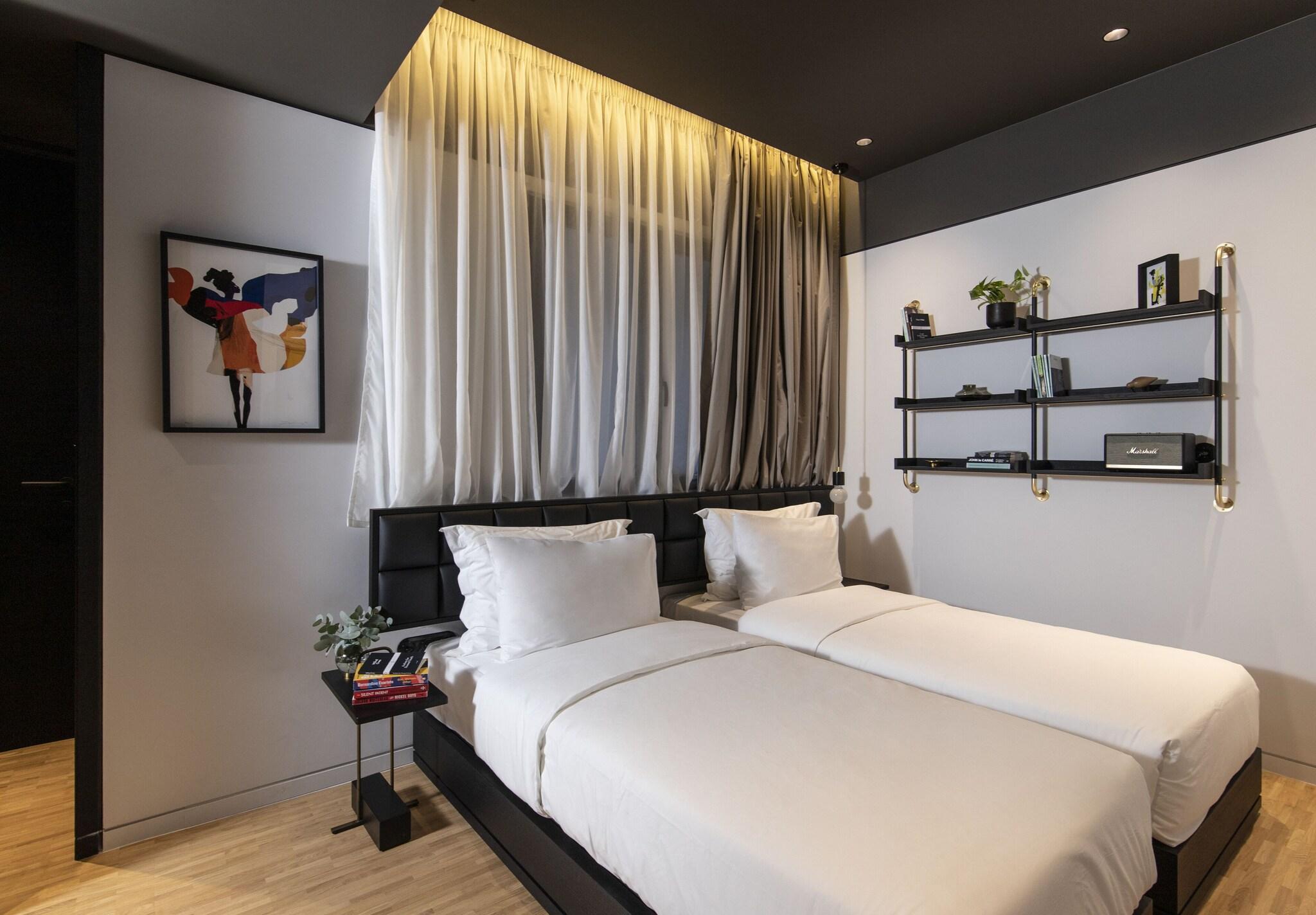 Double Queen Size Bed