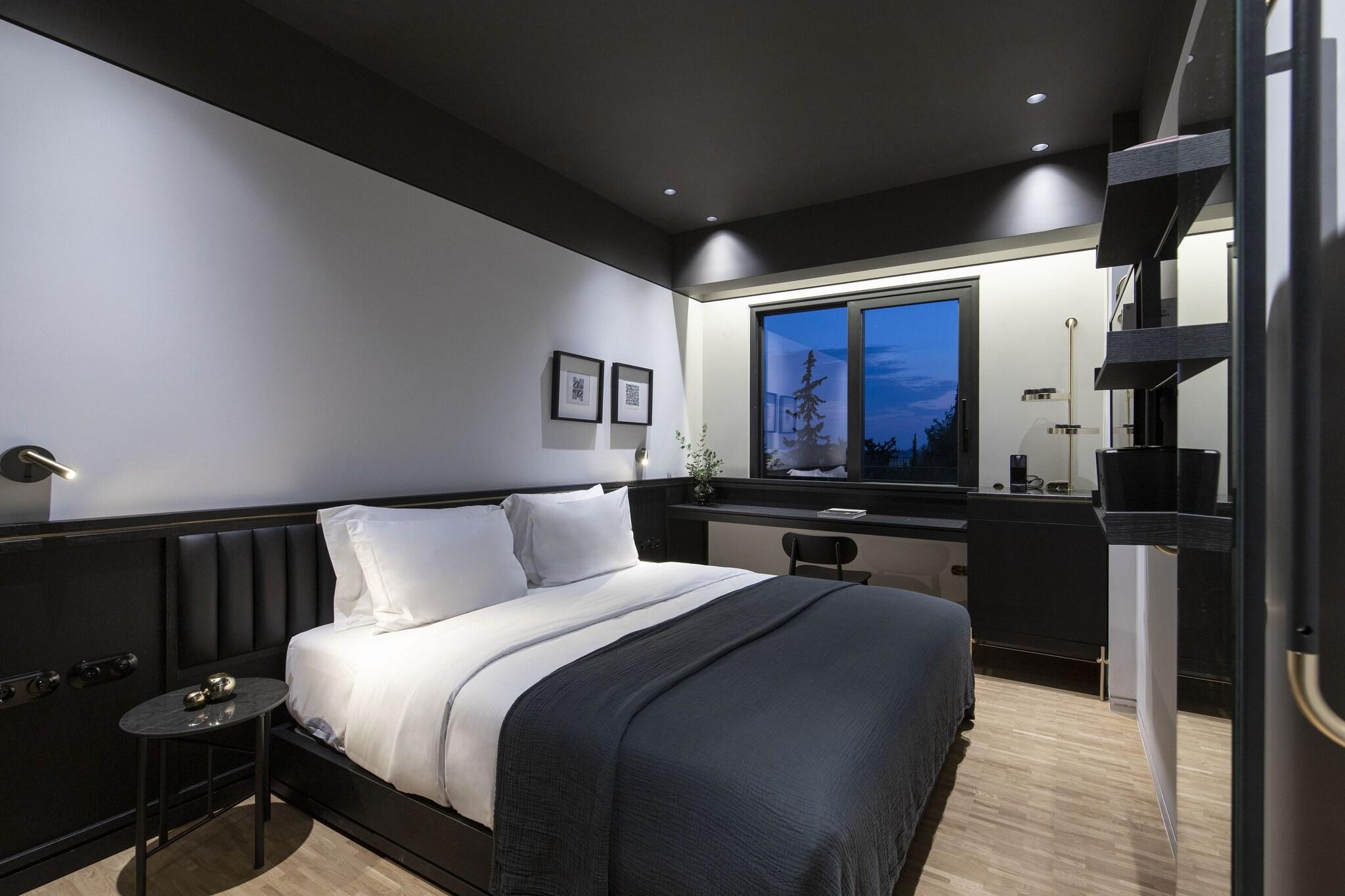 Double Queen Size Bed