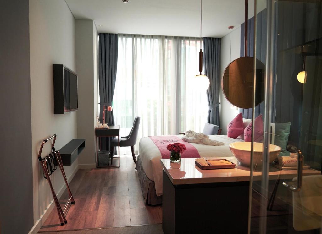 Double Deluxe Queen Bed