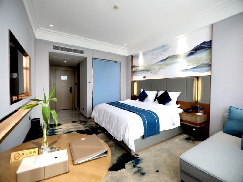 Double Business King Bed